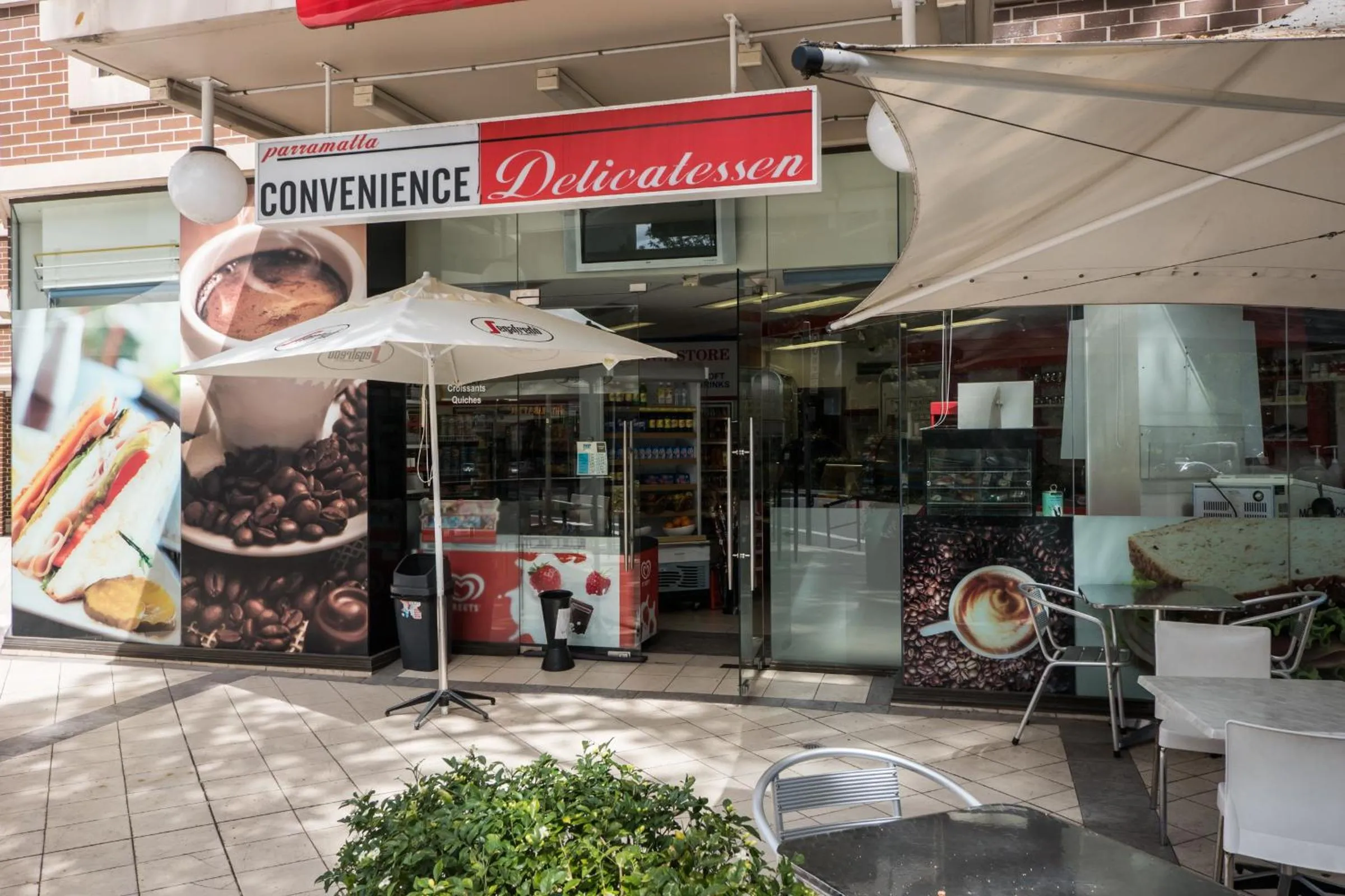 Food and drinks in Fiori Apartments