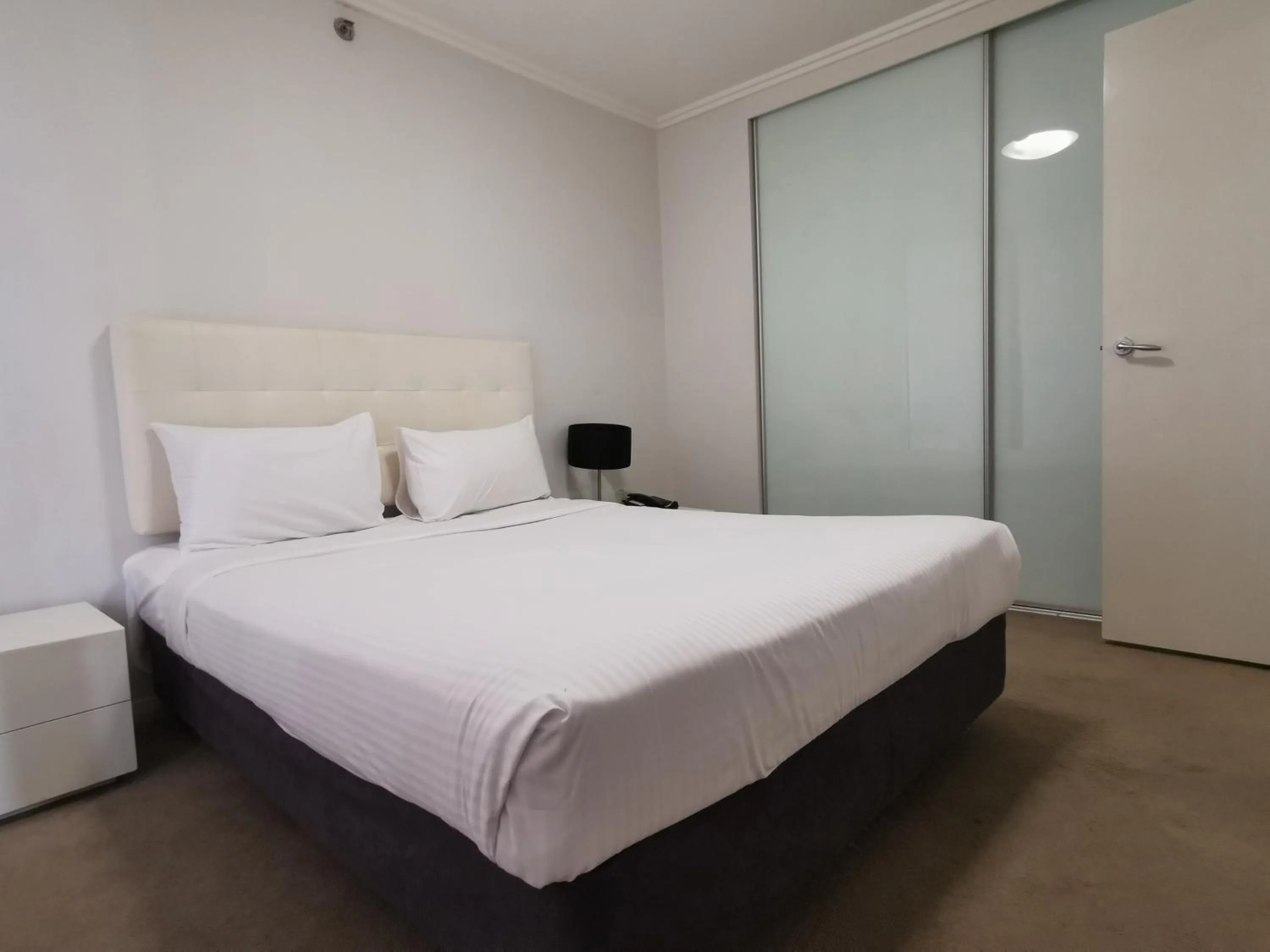 Bedroom, Bed in Fiori Apartments