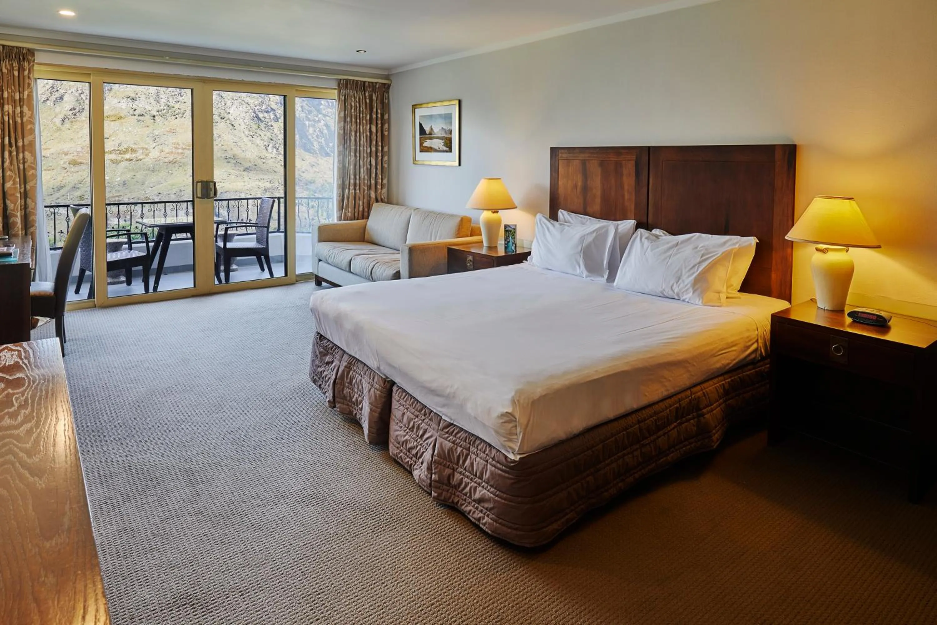 Bedroom in Nugget Point Hotel