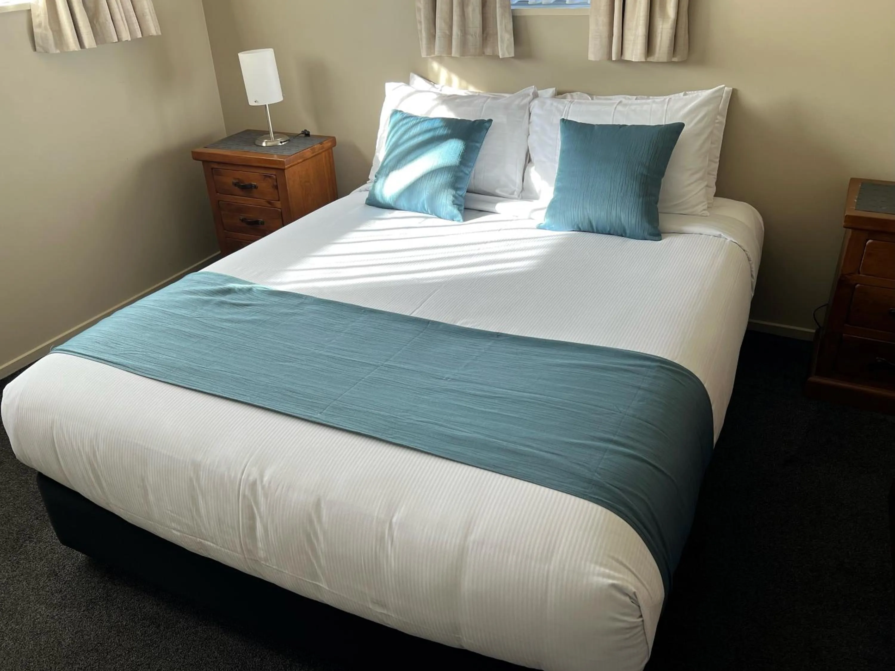 Bedroom, Bed in Airport Christchurch Motel