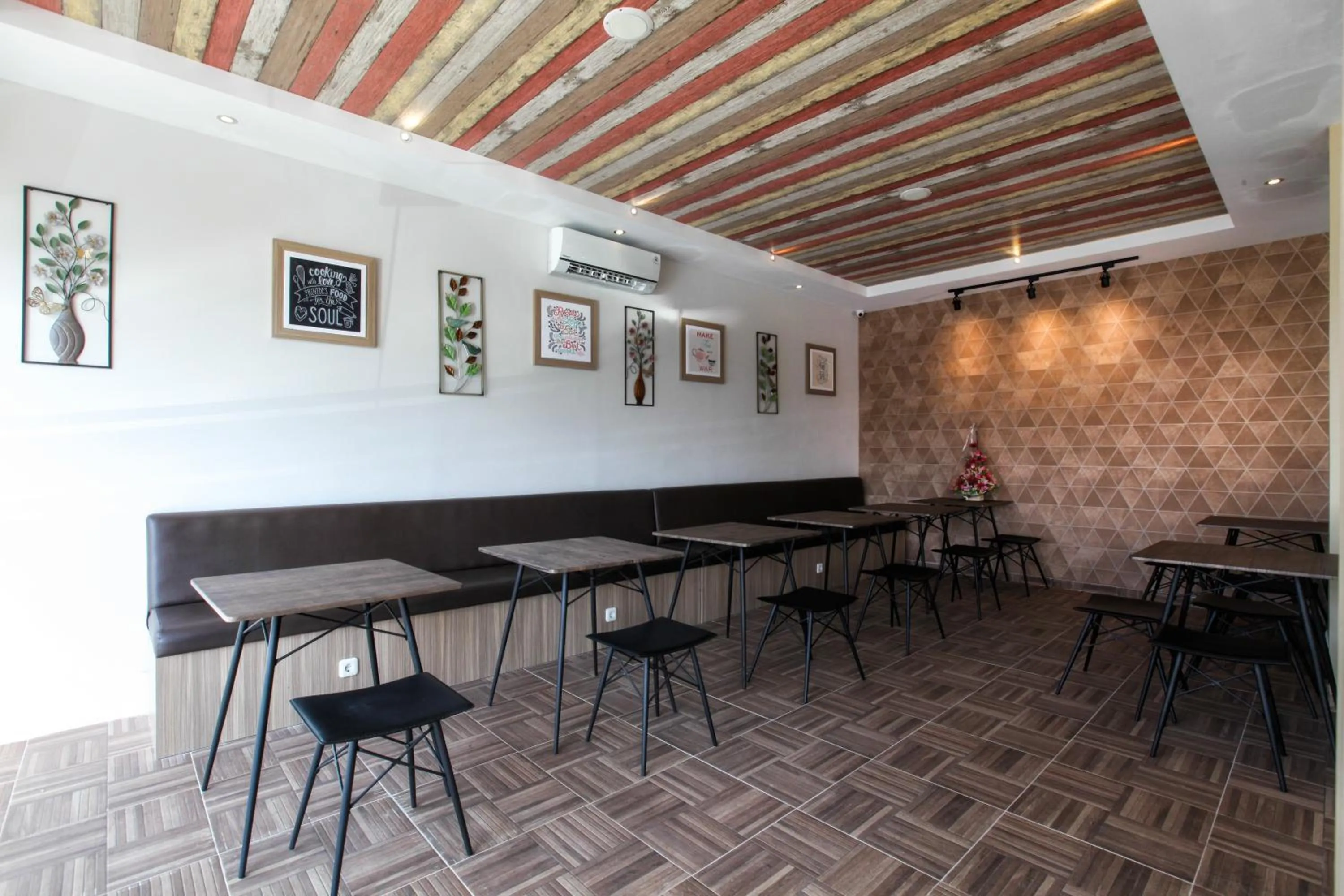 Restaurant/places to eat in DOM Hotel Jogja