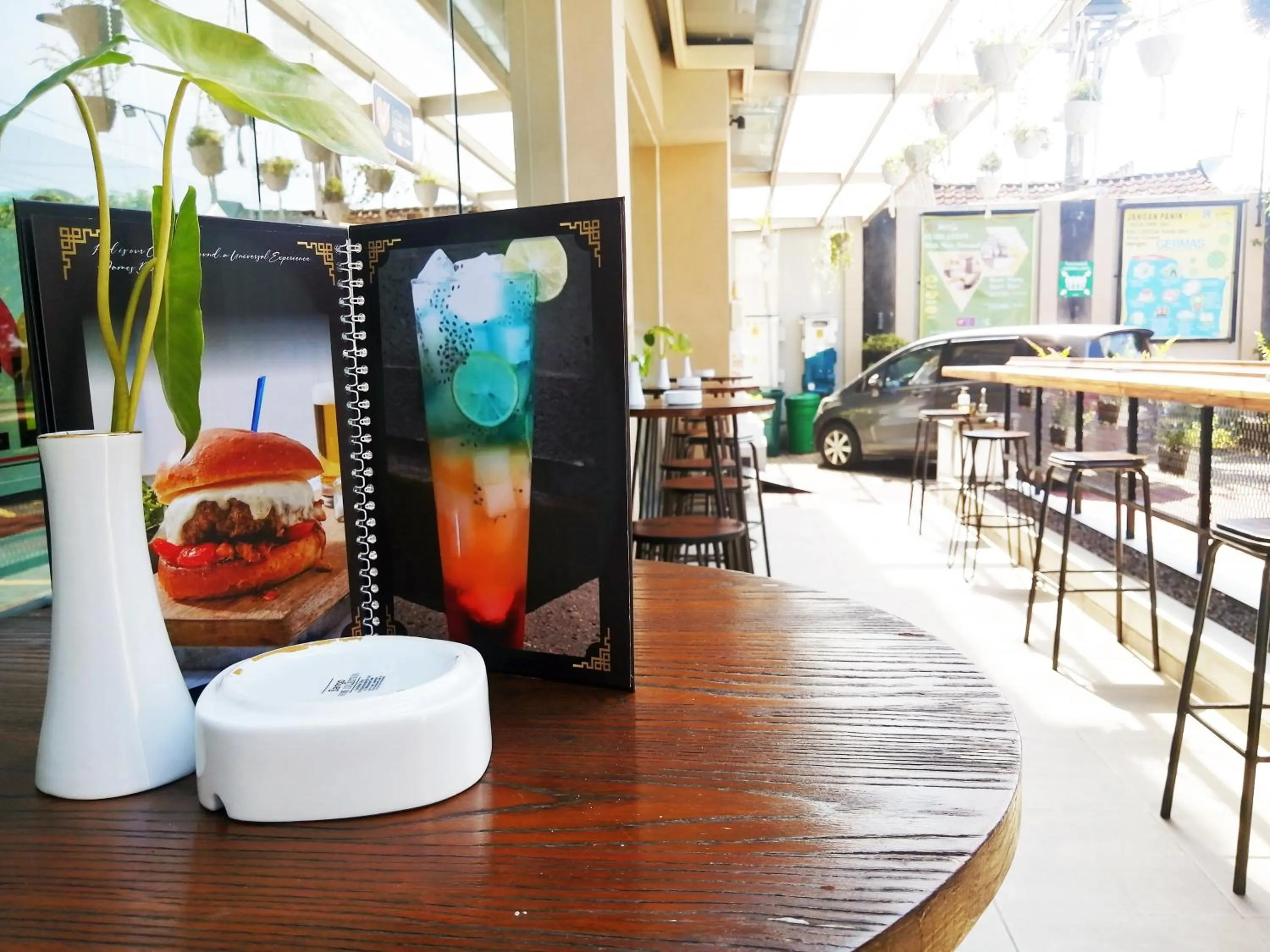 Restaurant/places to eat in DOM Hotel Jogja