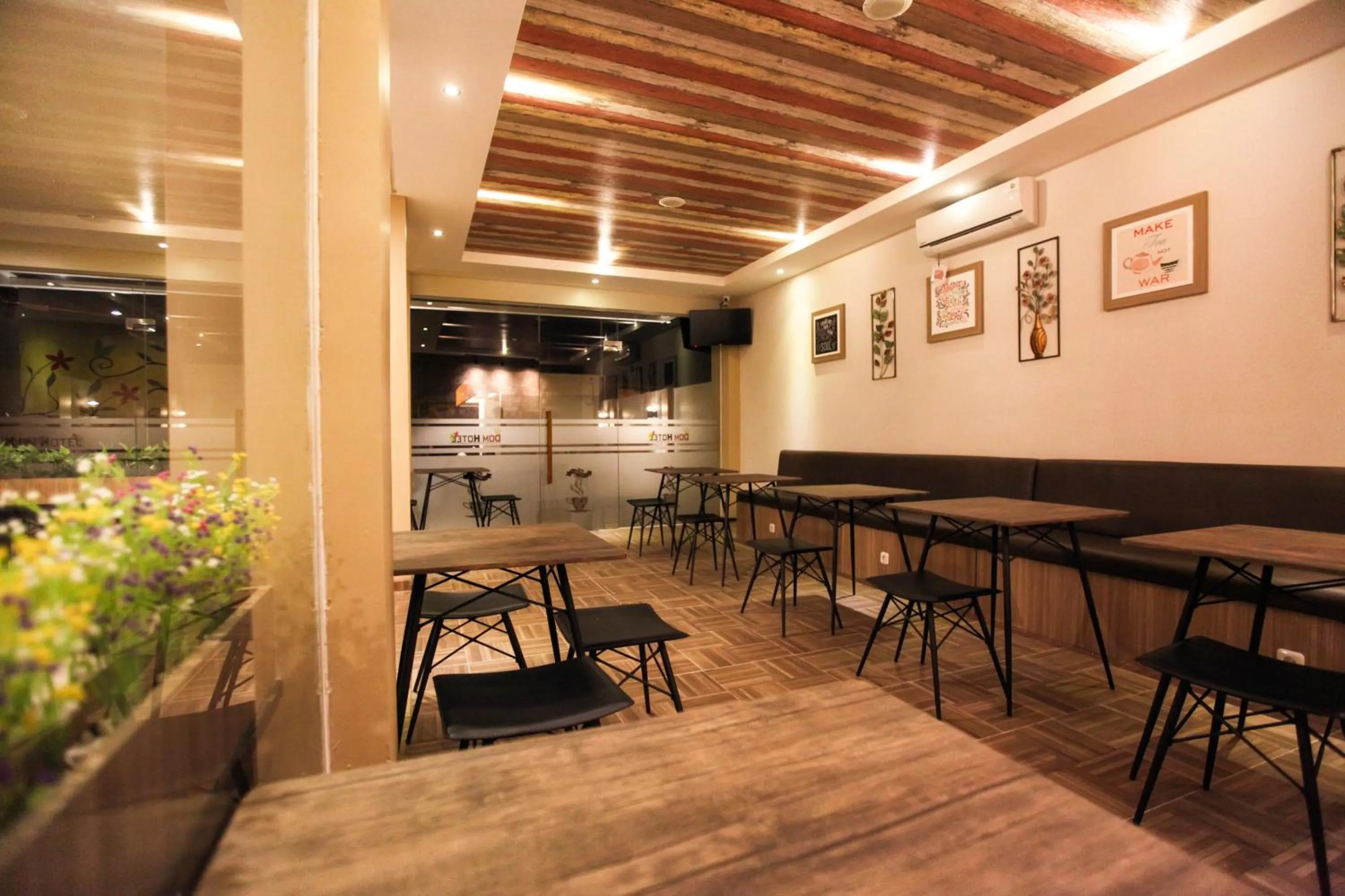 Restaurant/places to eat in DOM Hotel Jogja