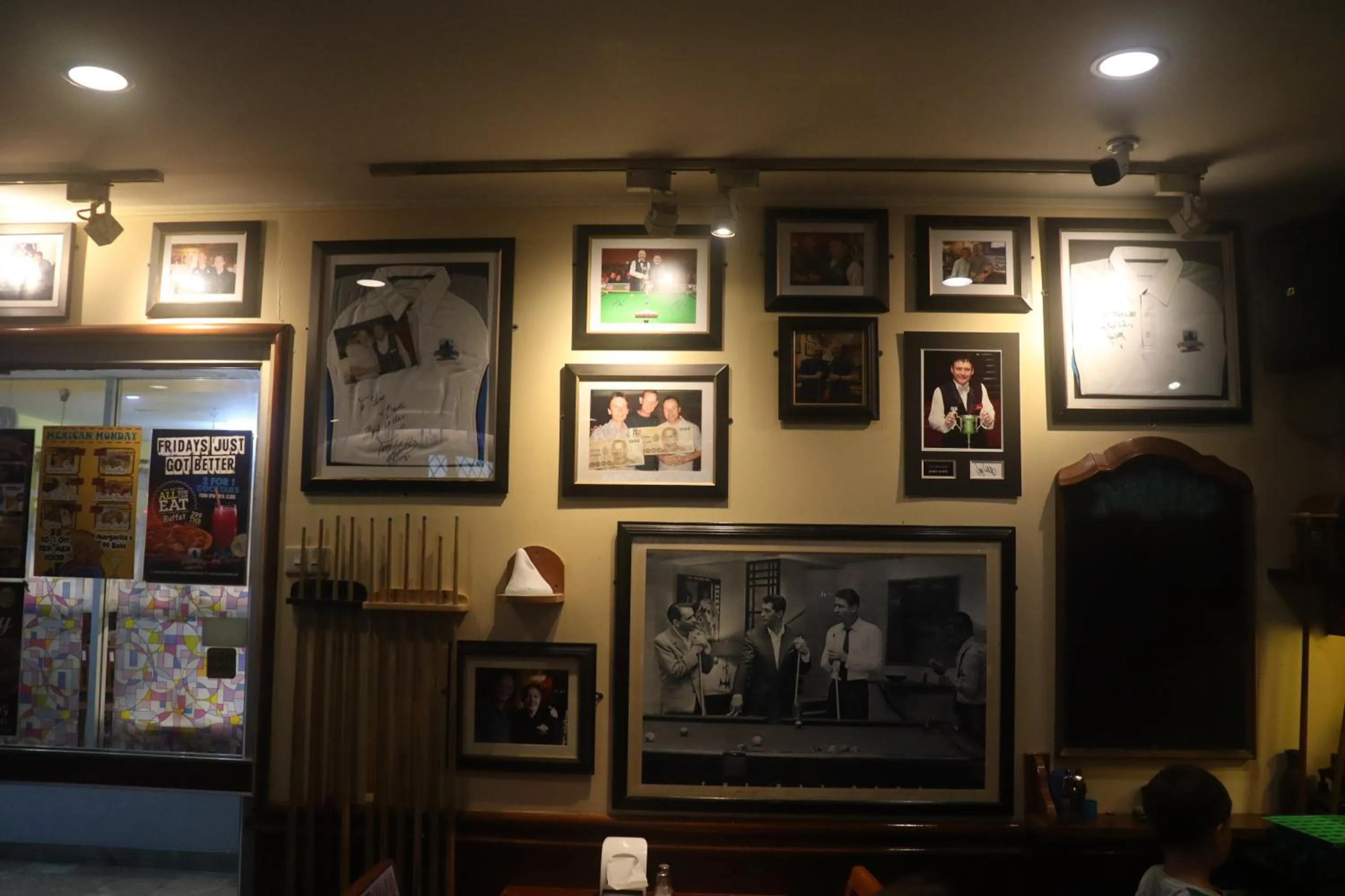 Restaurant/places to eat in Inn House- SHA Extra Plus