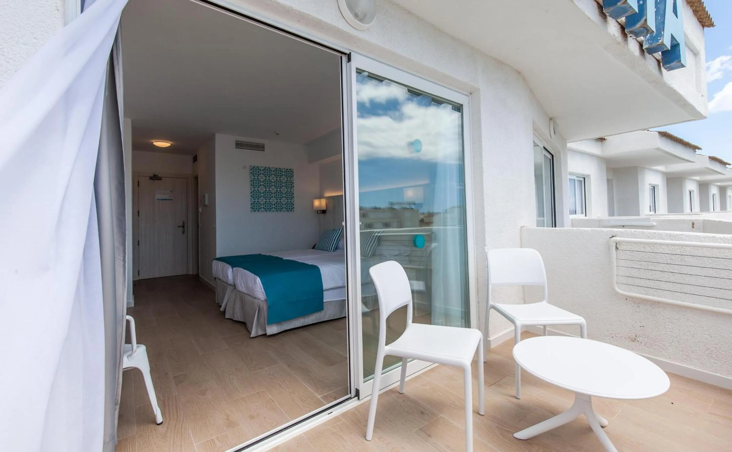 Photo of the whole room, Bed in BLUESEA Gran Playa