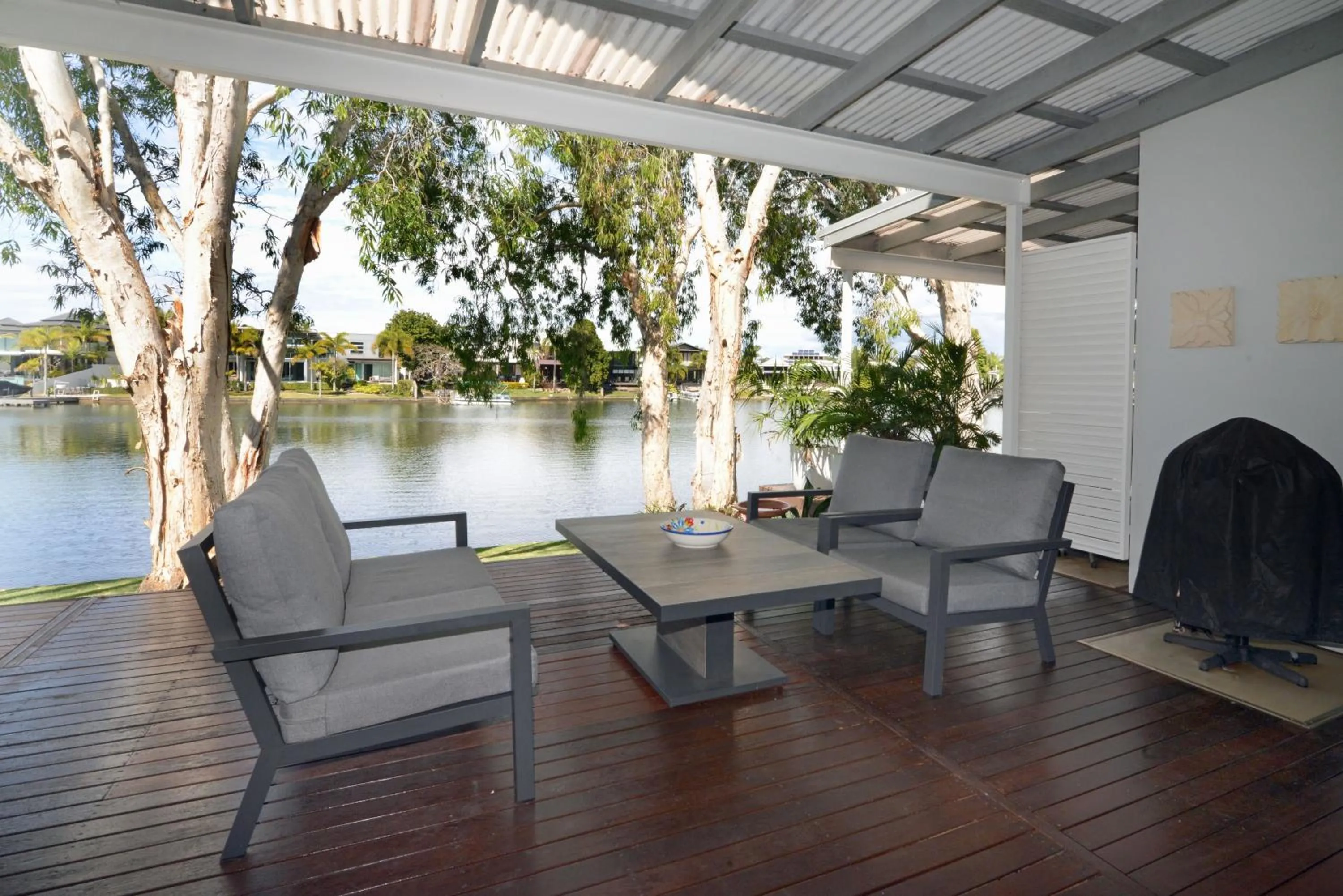 Noosa Entrance Waterfront Resort