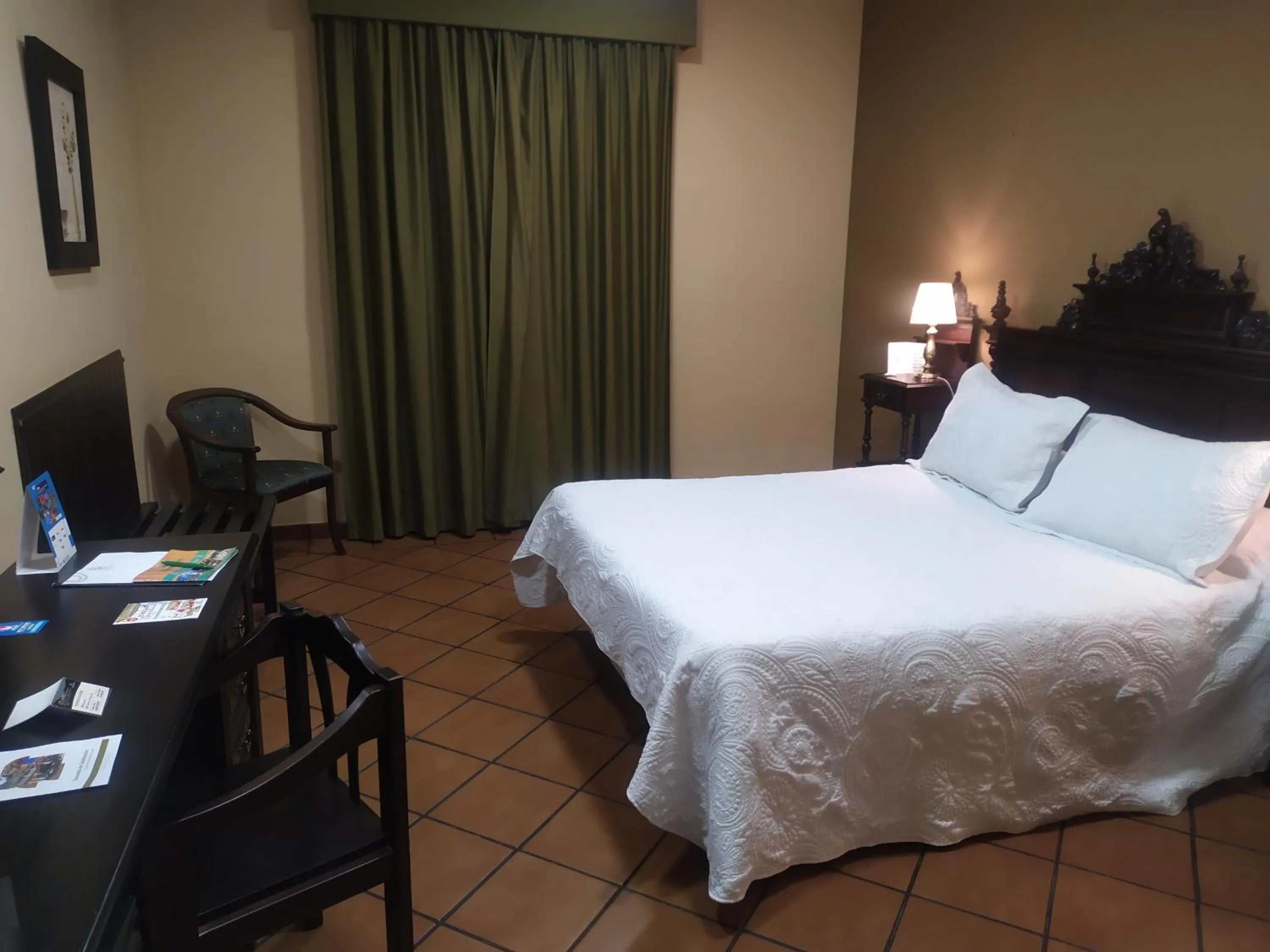 Bedroom, Bed in Los Bronces