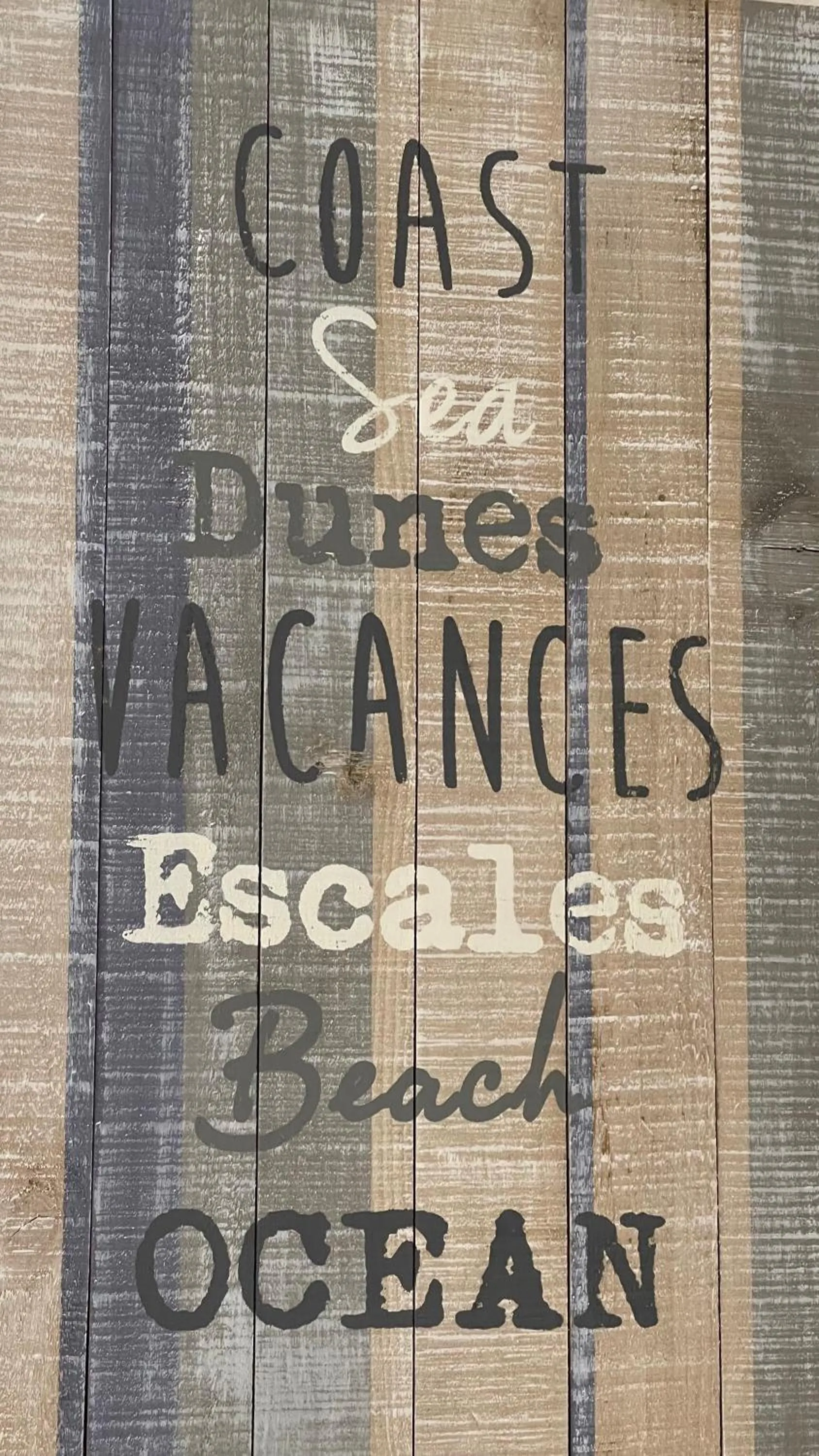 Decorative detail in Résidence U Pirellu