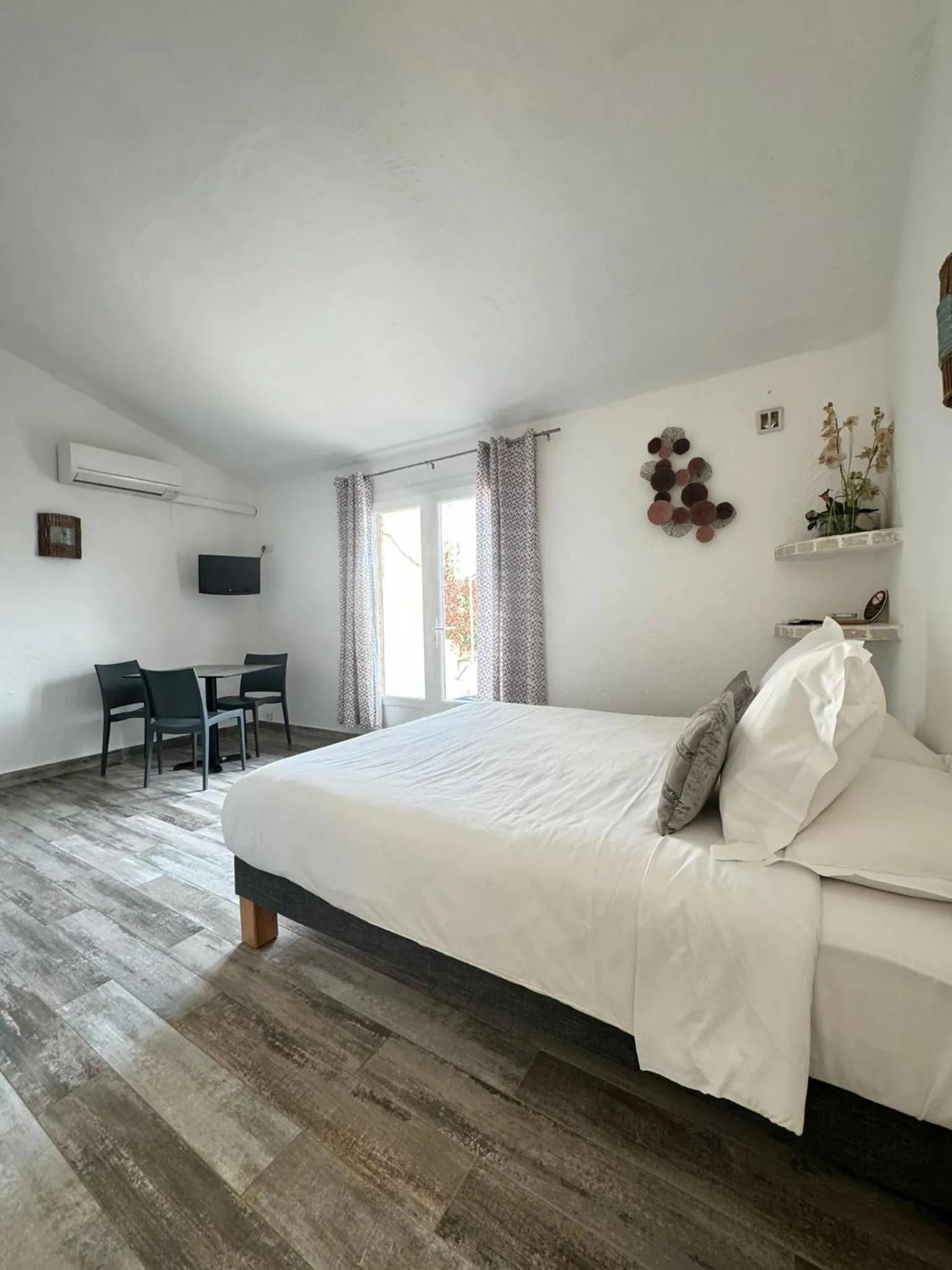 Bedroom, Bed in Résidence U Pirellu