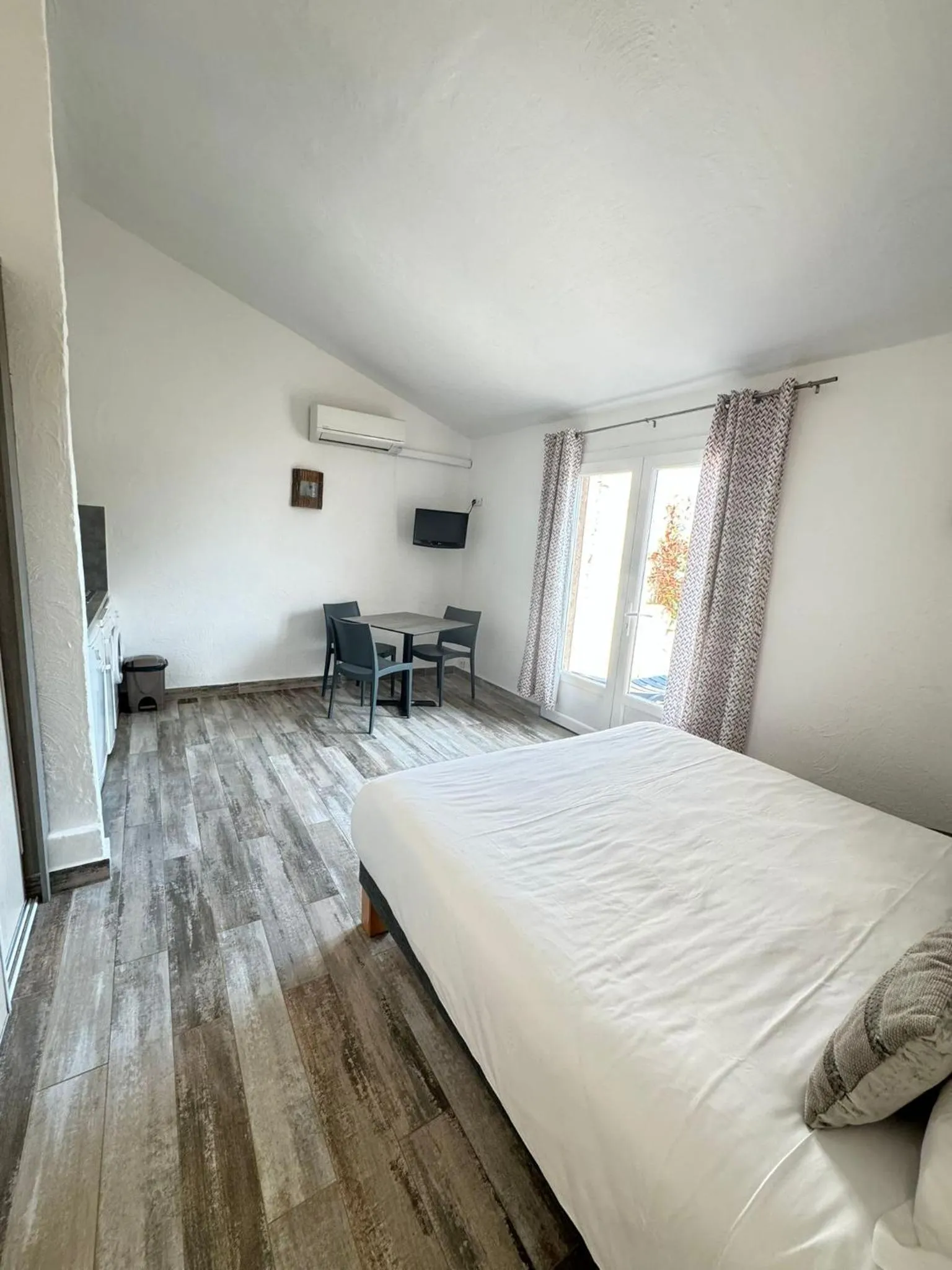 Bed in Résidence U Pirellu