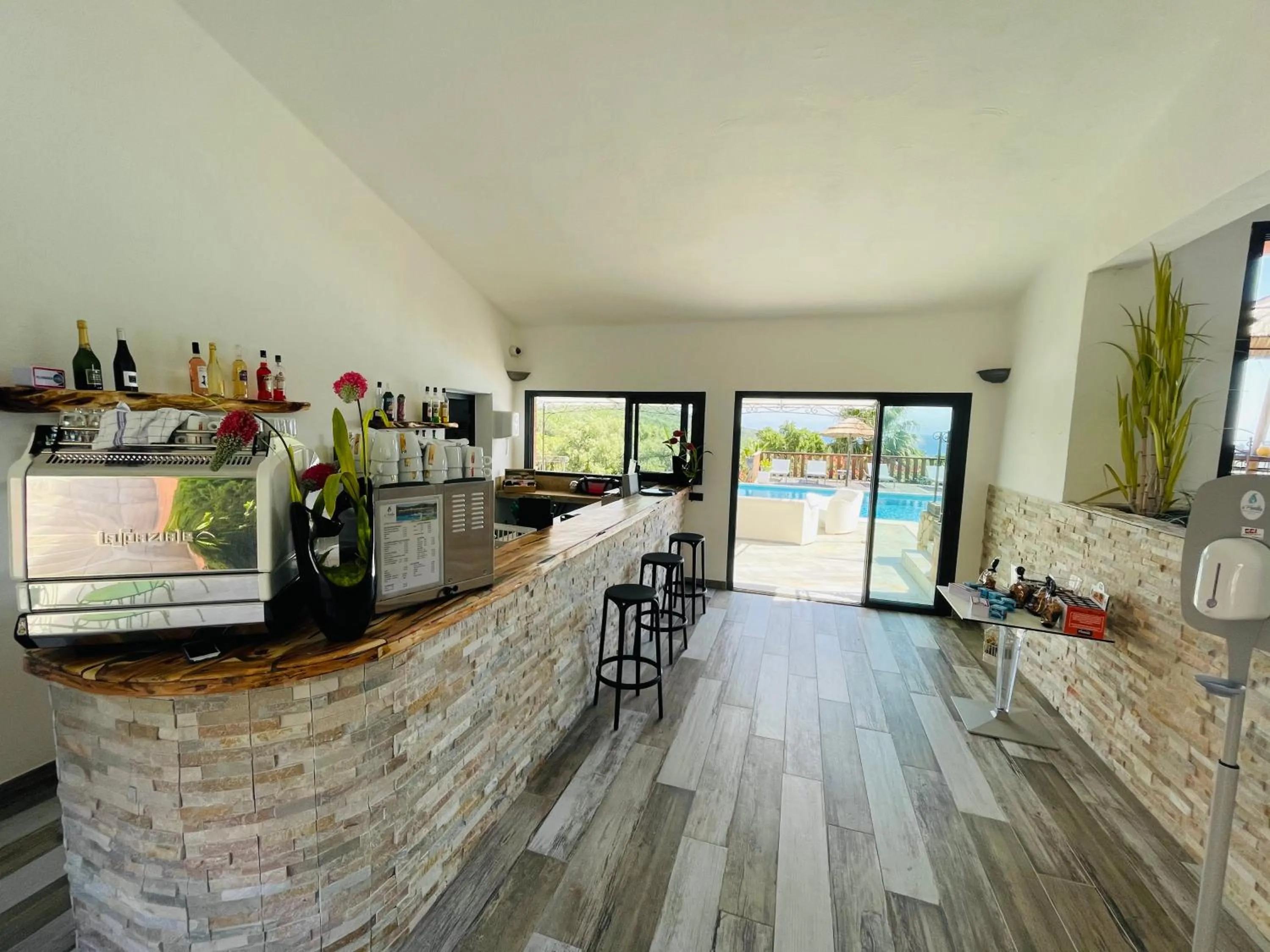 Lounge or bar in Résidence U Pirellu