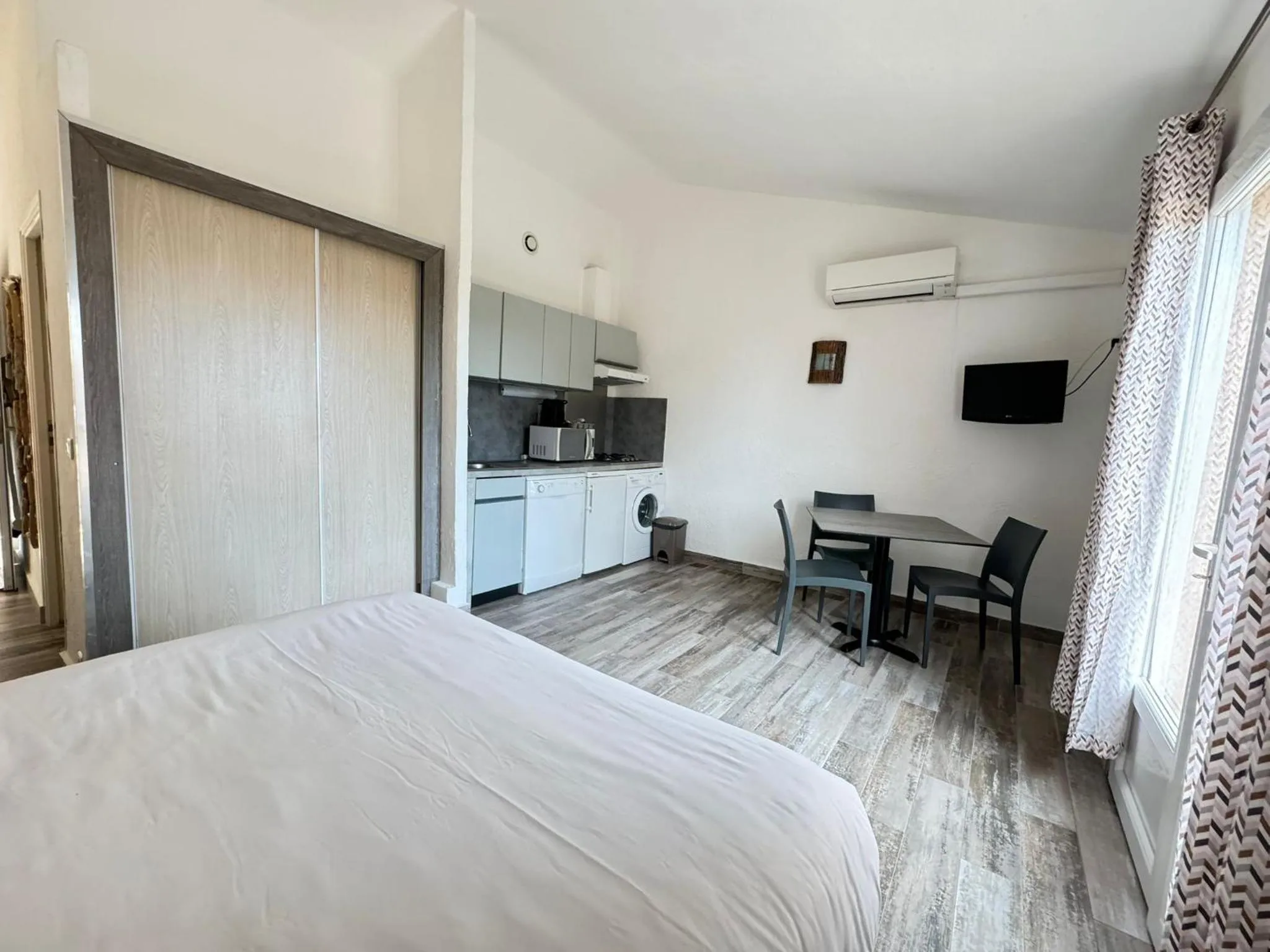 Bedroom, Bed in Résidence U Pirellu