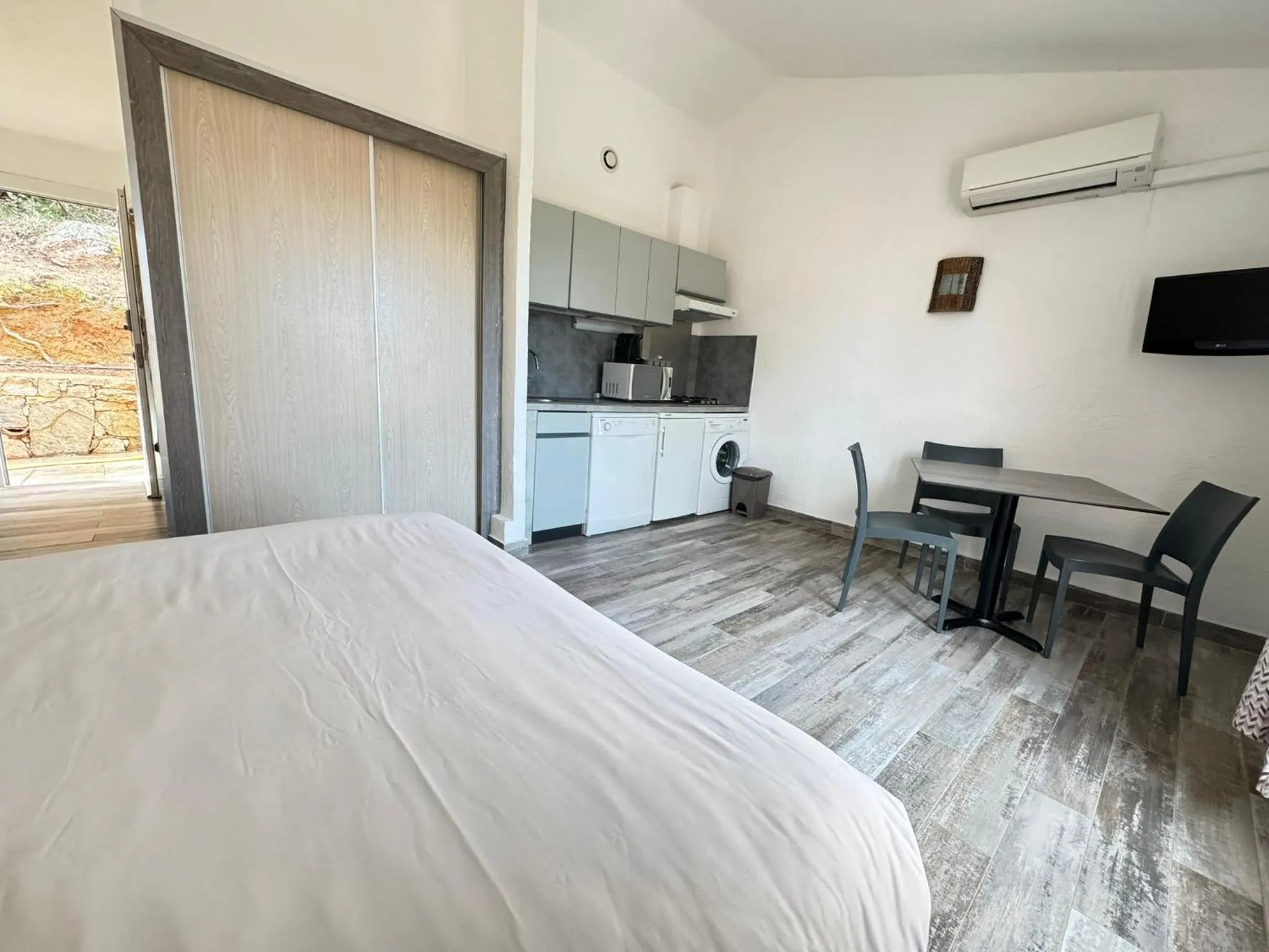 kitchen, Bed in Résidence U Pirellu