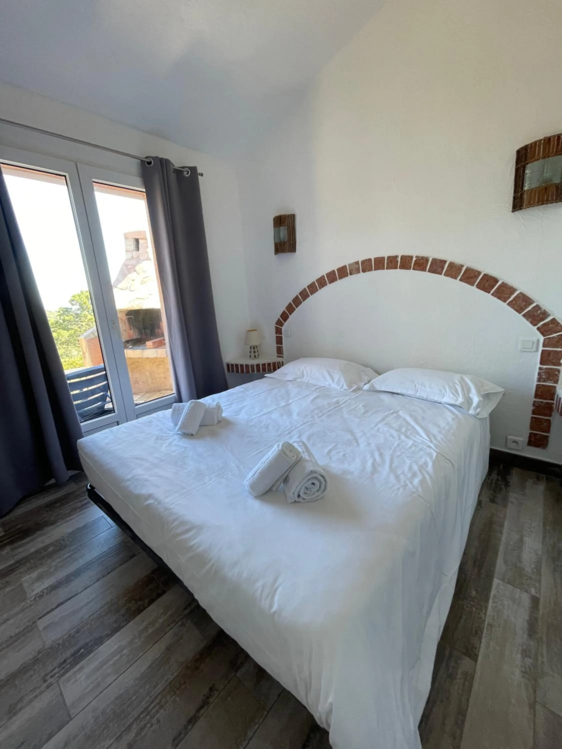 Photo of the whole room, Bed in Résidence U Pirellu