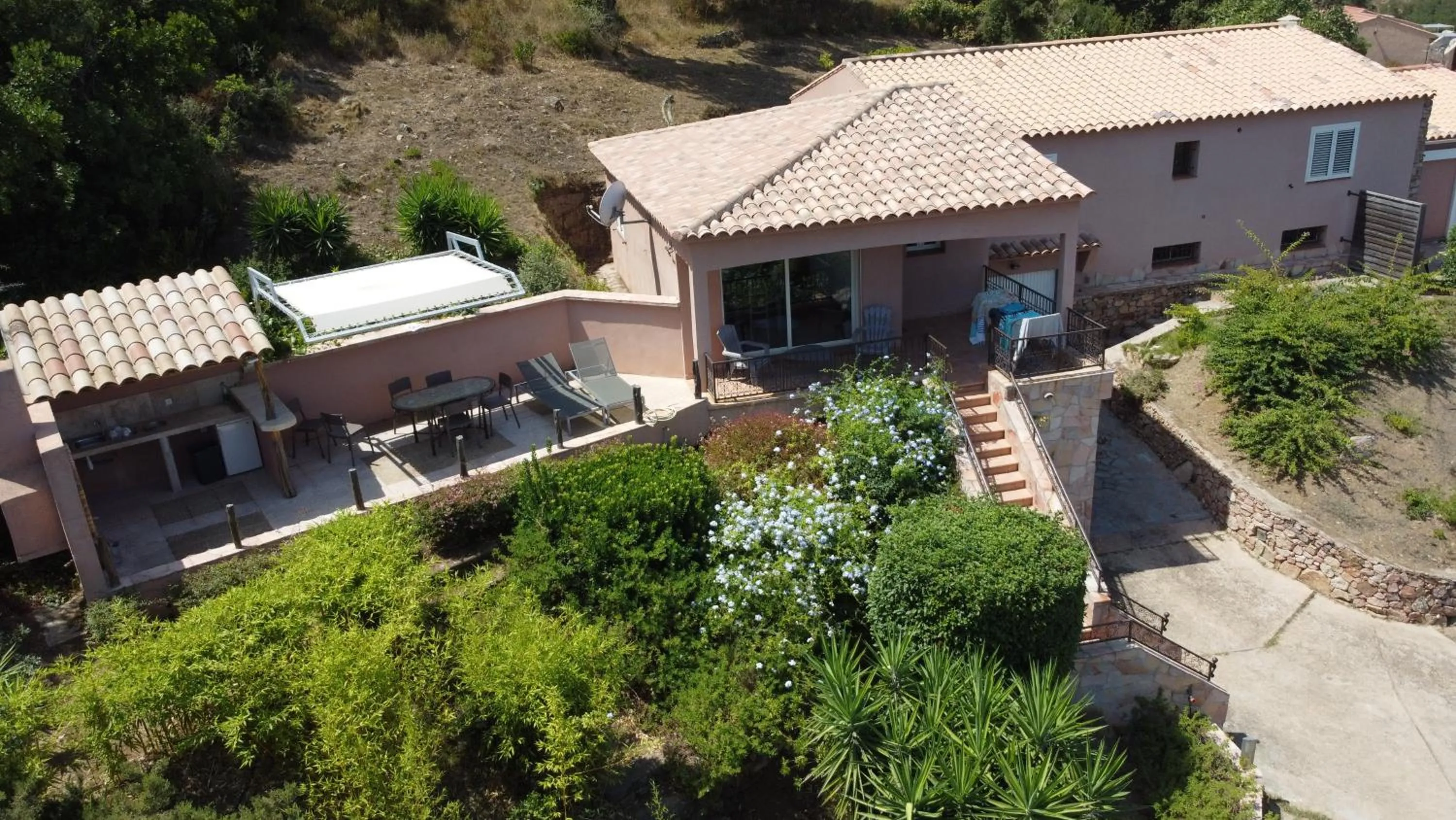 Property building in Résidence U Pirellu