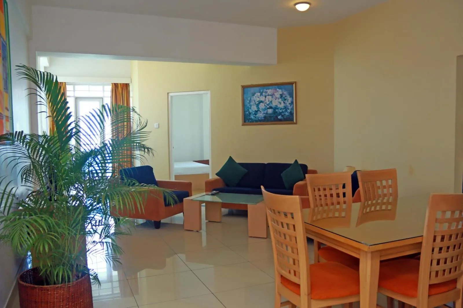 Dining area in Global Towers Hotel & Apartments