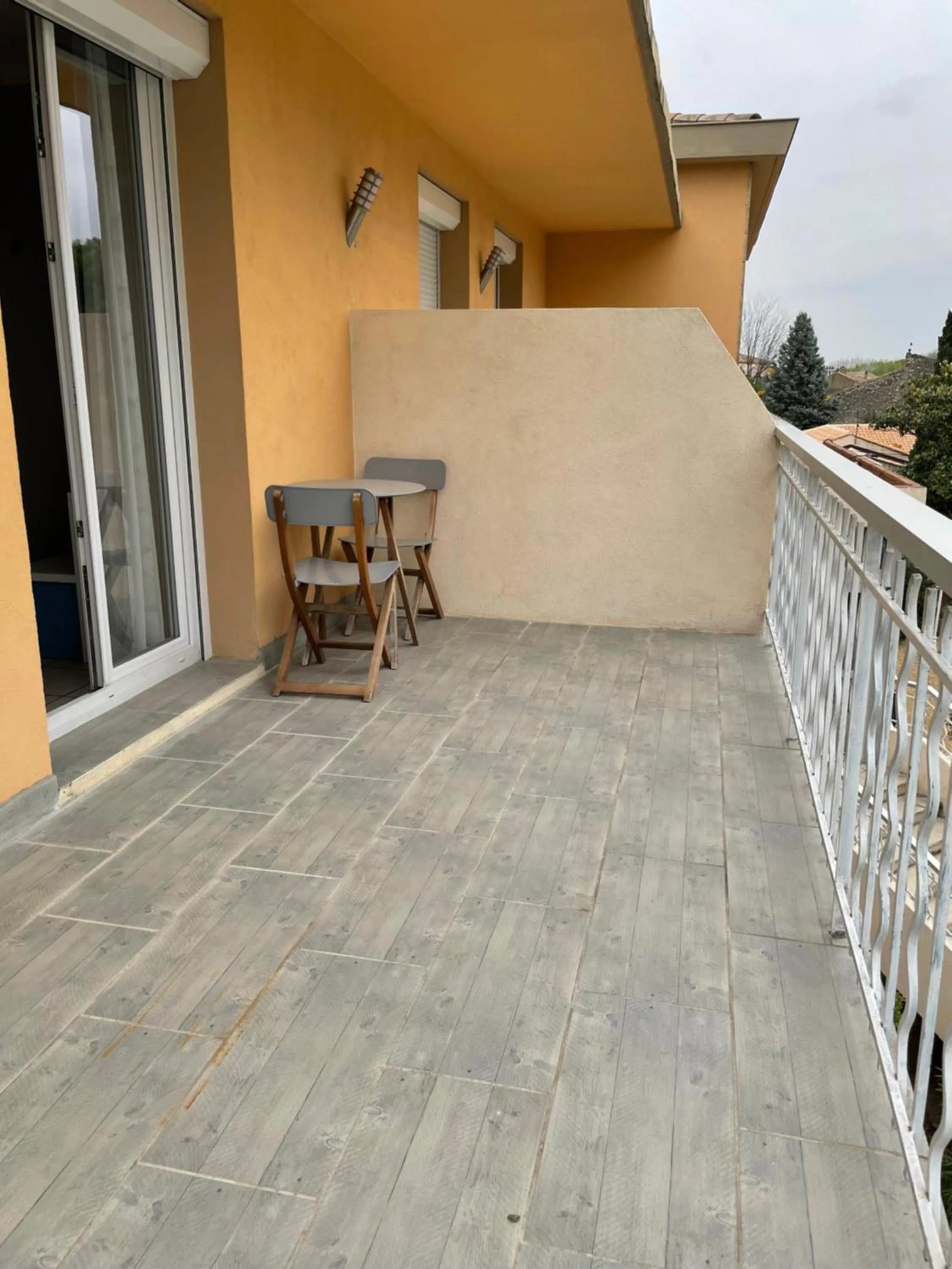 Balcony/Terrace in Logis Hôtel Le Clement V