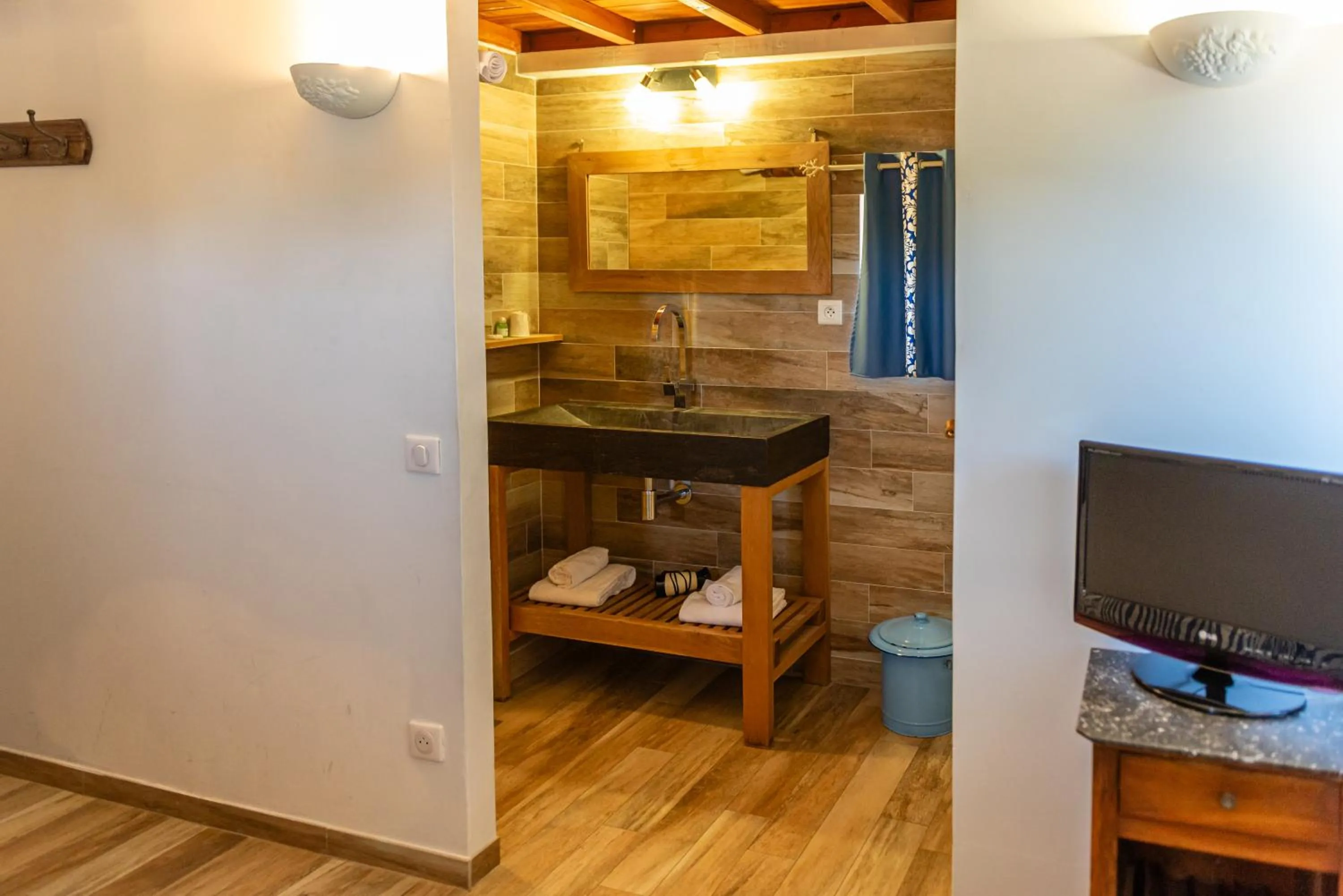 Bathroom in Domaine De Blancardy