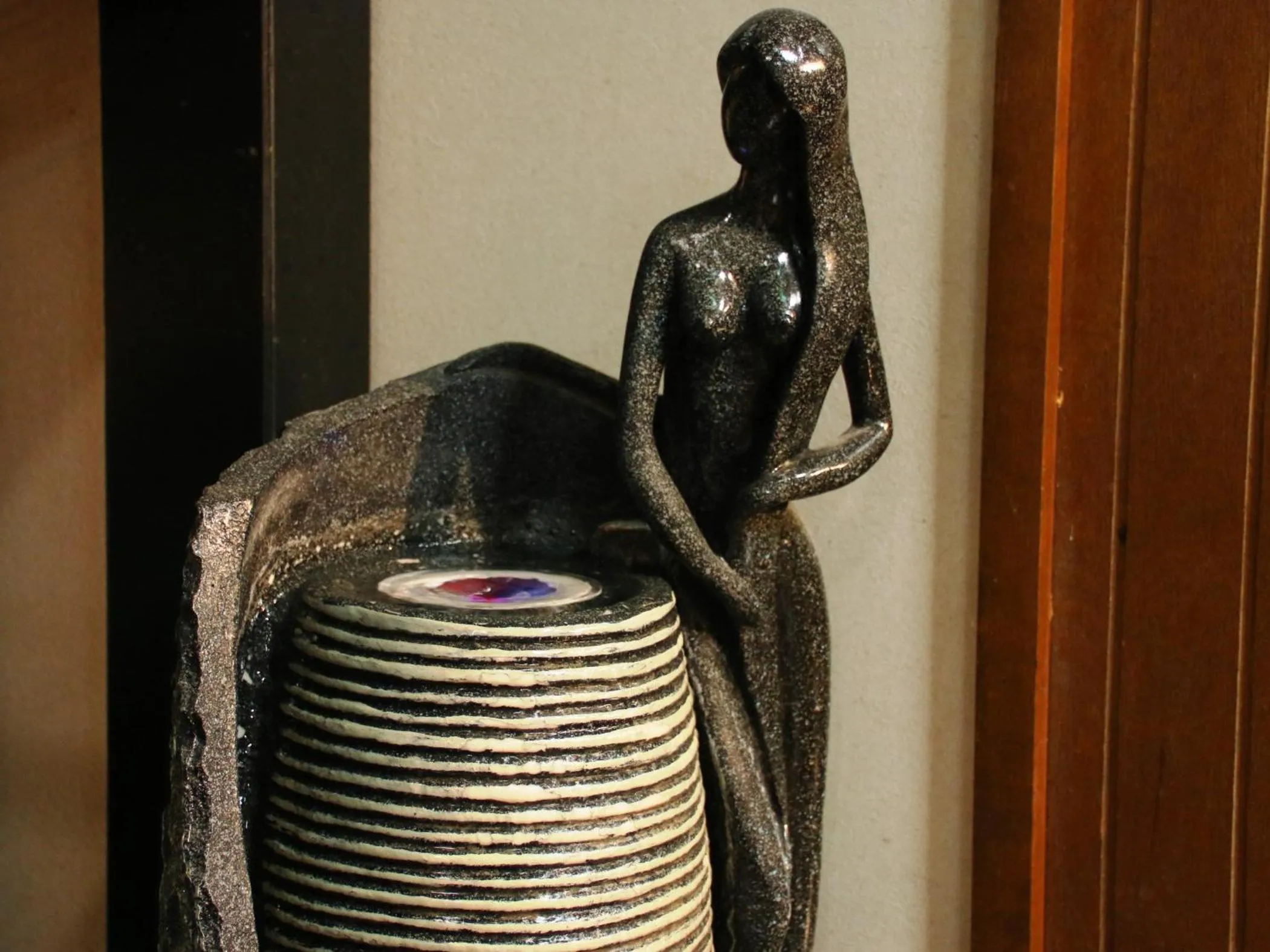 Decorative detail in Marumo Ryokan