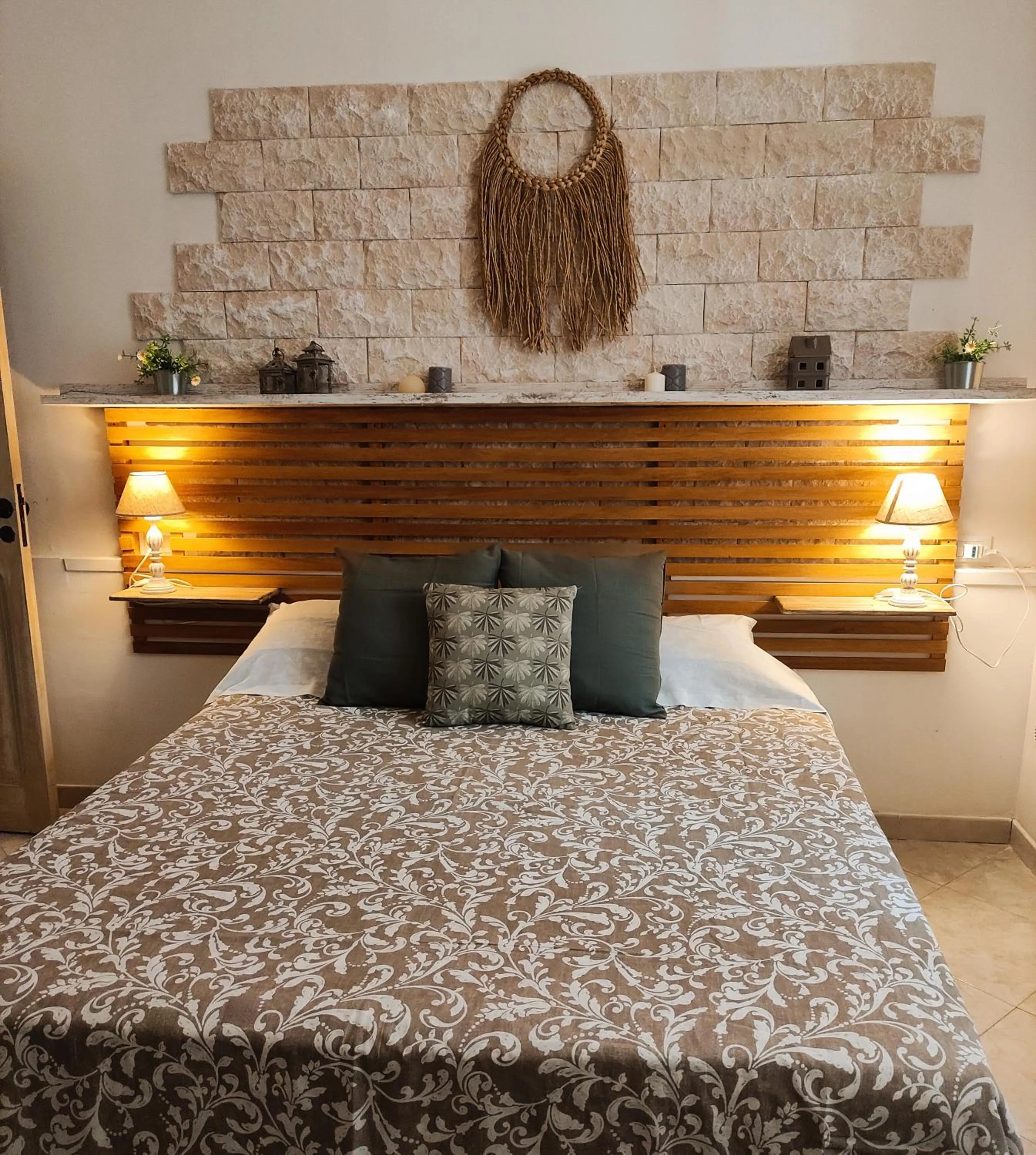 Bed in Grotta dei Puntali B&B