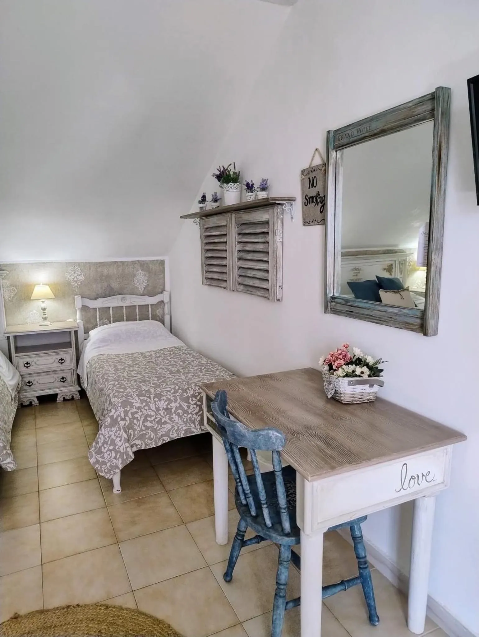 Bed in Grotta dei Puntali B&B