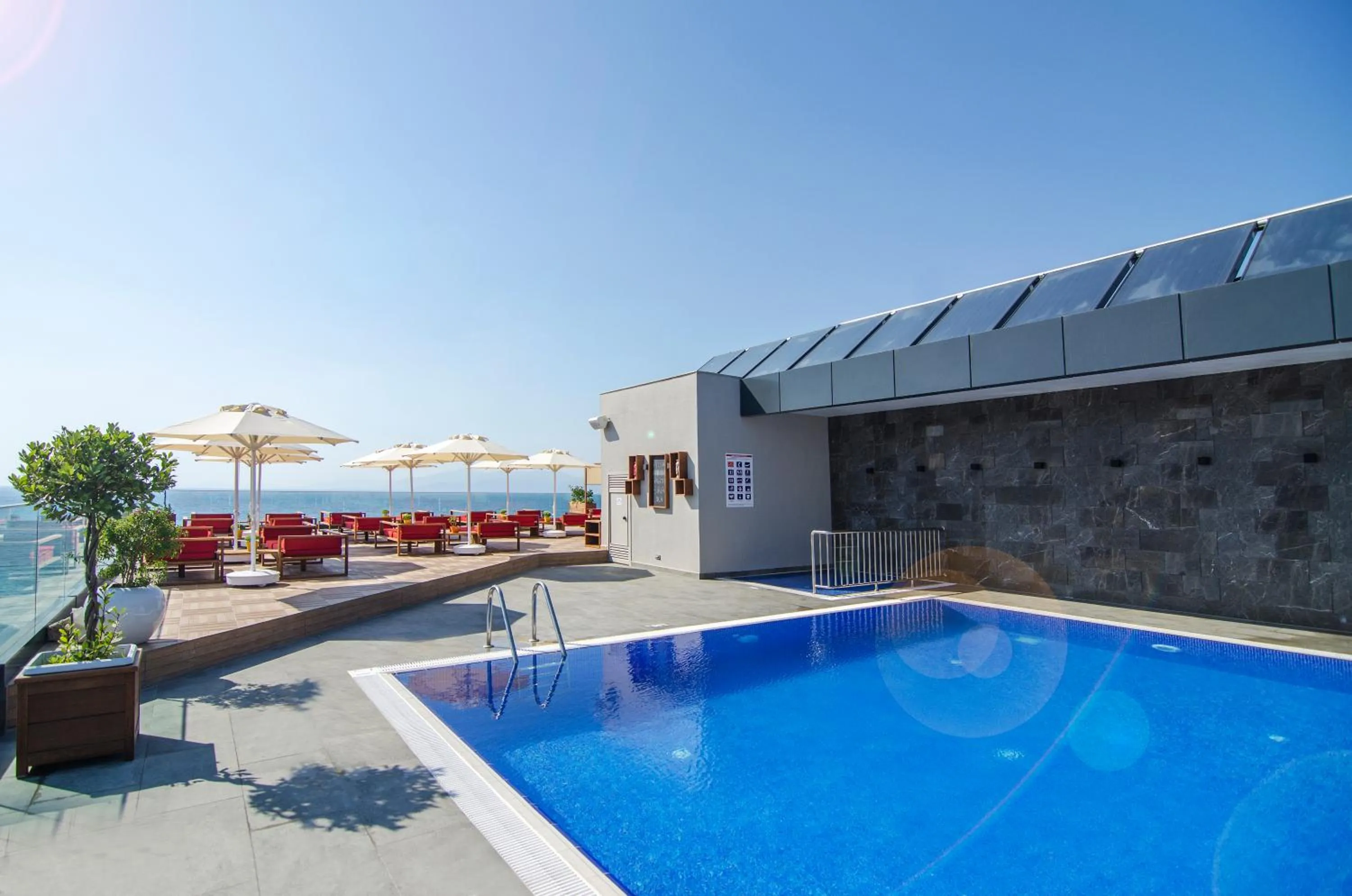 Swimming pool in Ilayda Avantgarde Hotel