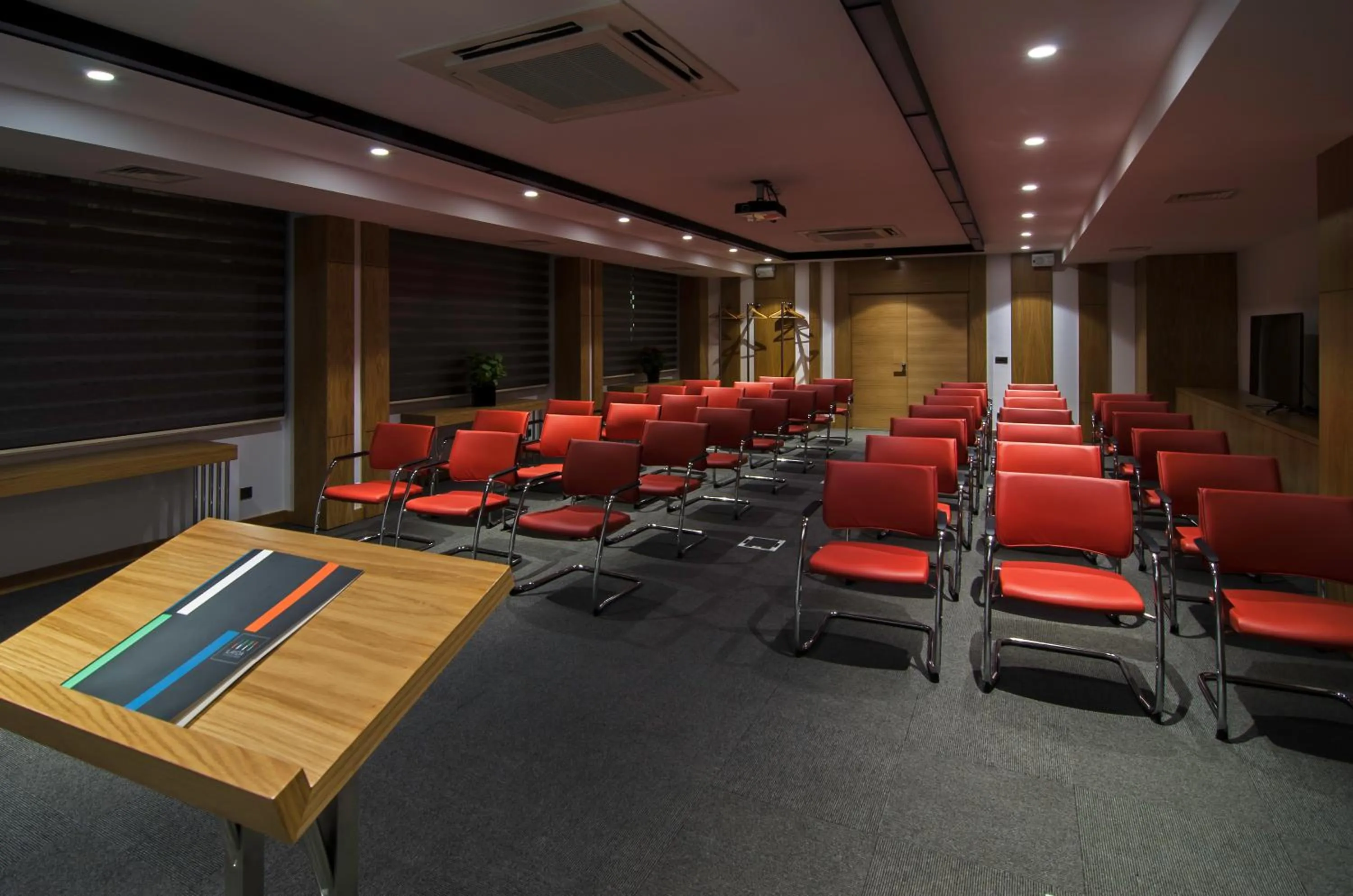 Business facilities in Ilayda Avantgarde Hotel