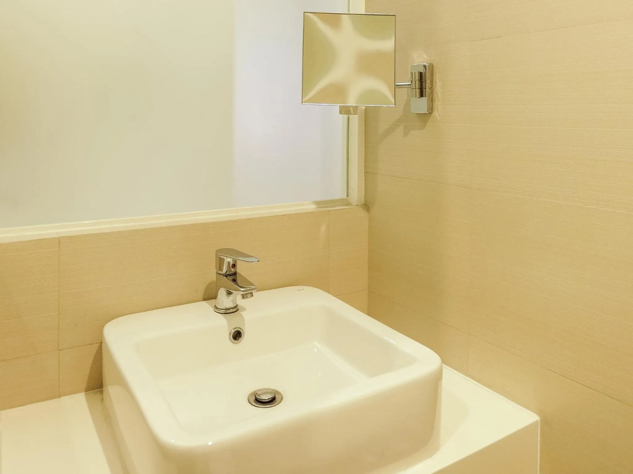 Bathroom in Go Hotels Ermita, Manila