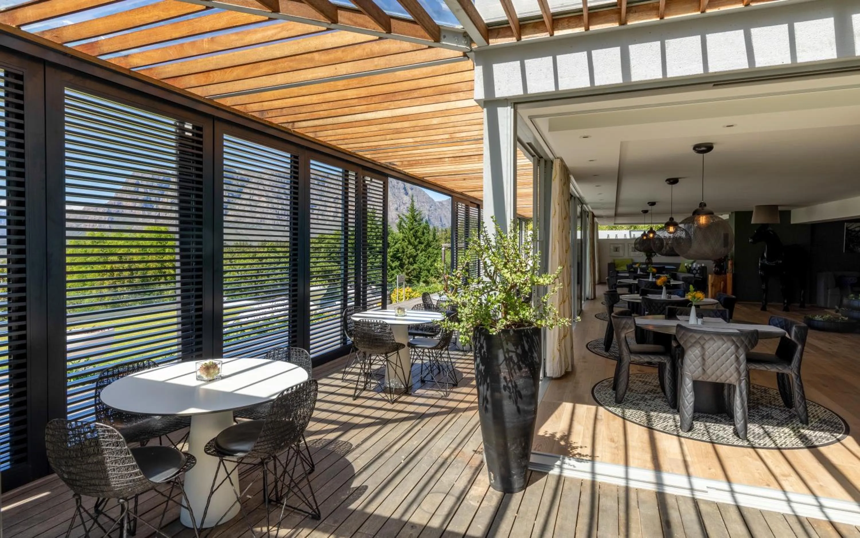 Restaurant/places to eat in Clouds Estate