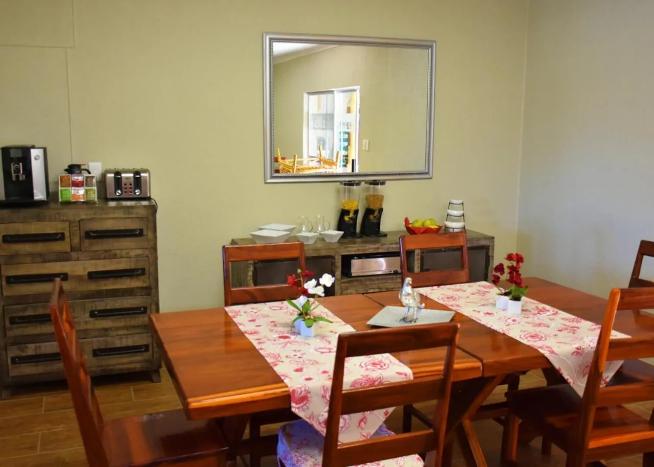 Dining area in Kamaku Guesthouse cc