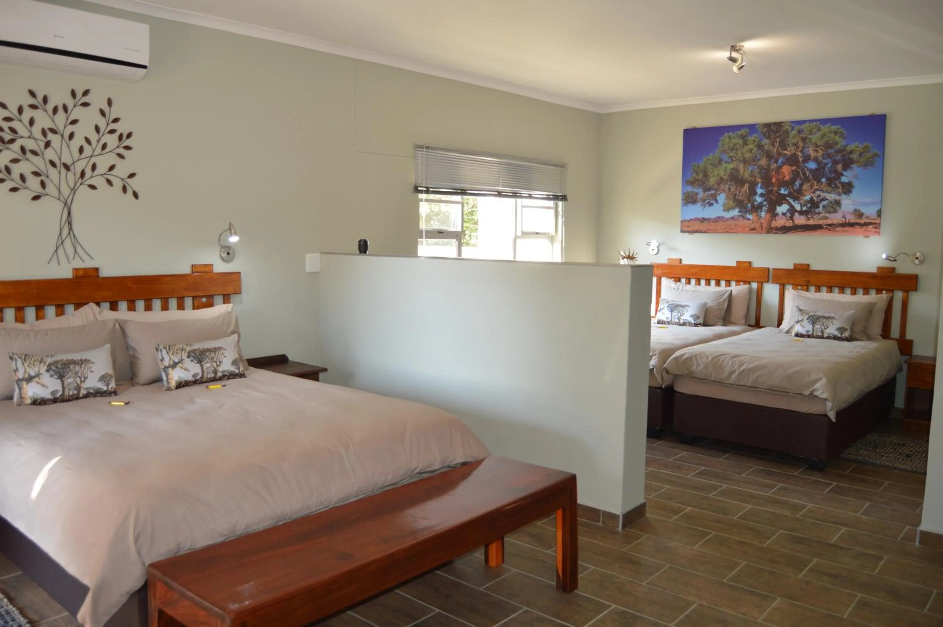 Photo of the whole room, Bed in Kamaku Guesthouse cc