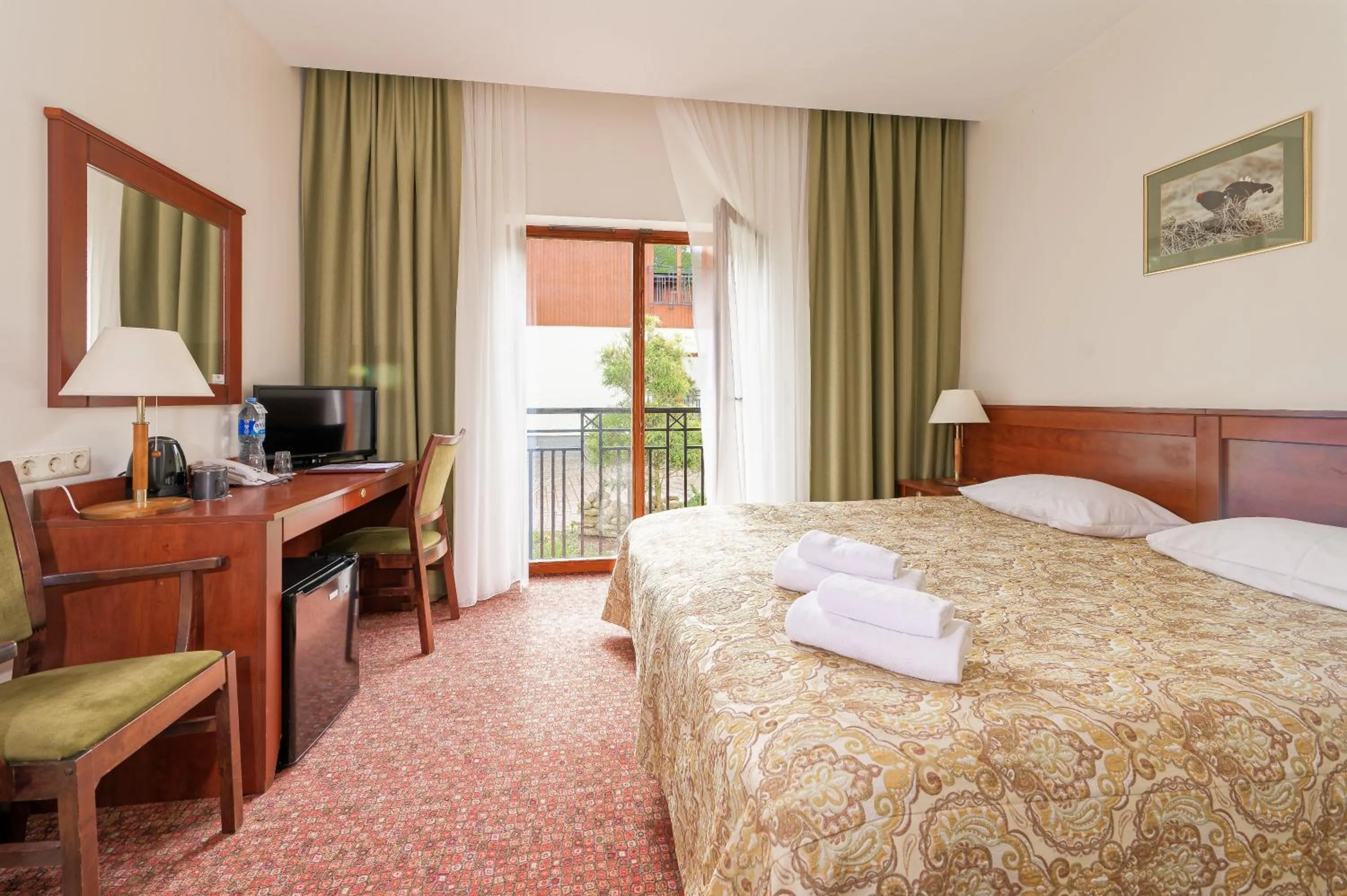 Bedroom, Bed in Regina