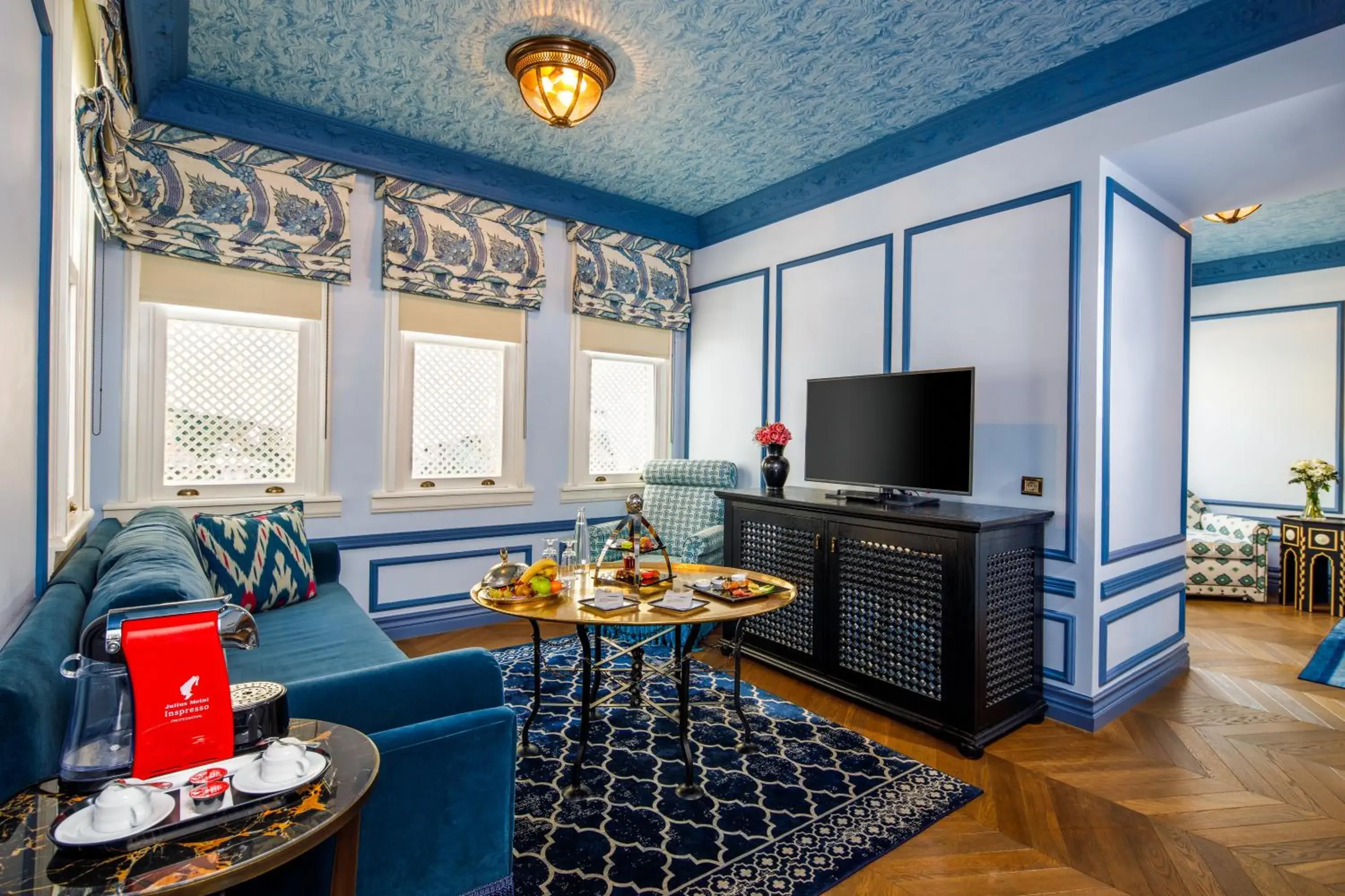 Junior Suite in Hagia Sofia Mansions Istanbul, Curio Collection by Hilton Junior Suite in Hagia Sofia Mansions Istanbul, Curio Collection by Hilton