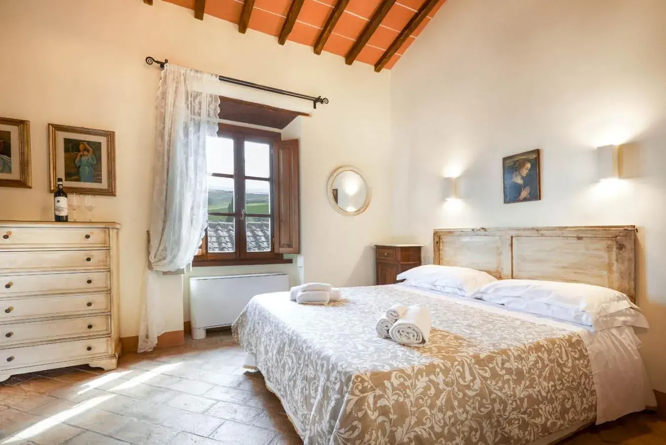 Double Room with View in Agriturismo Podere Casato Double Room with View in Agriturismo Podere Casato