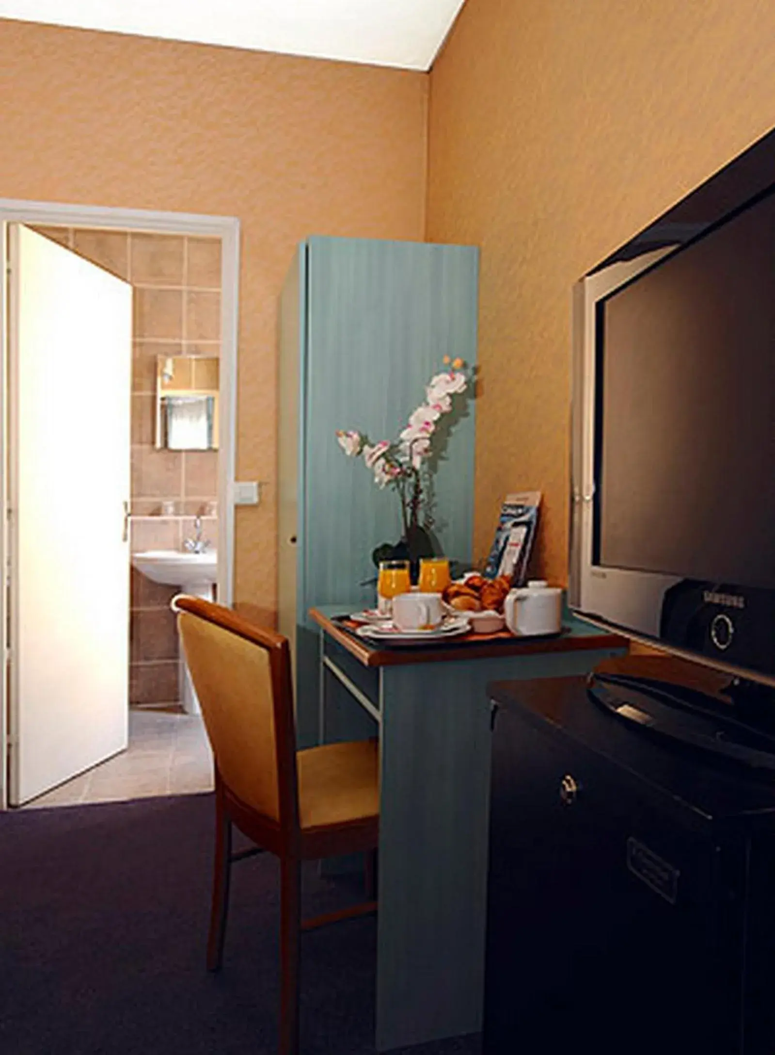 Single Room in Auriane Porte De Versailles Single Room in Auriane Porte De Versailles