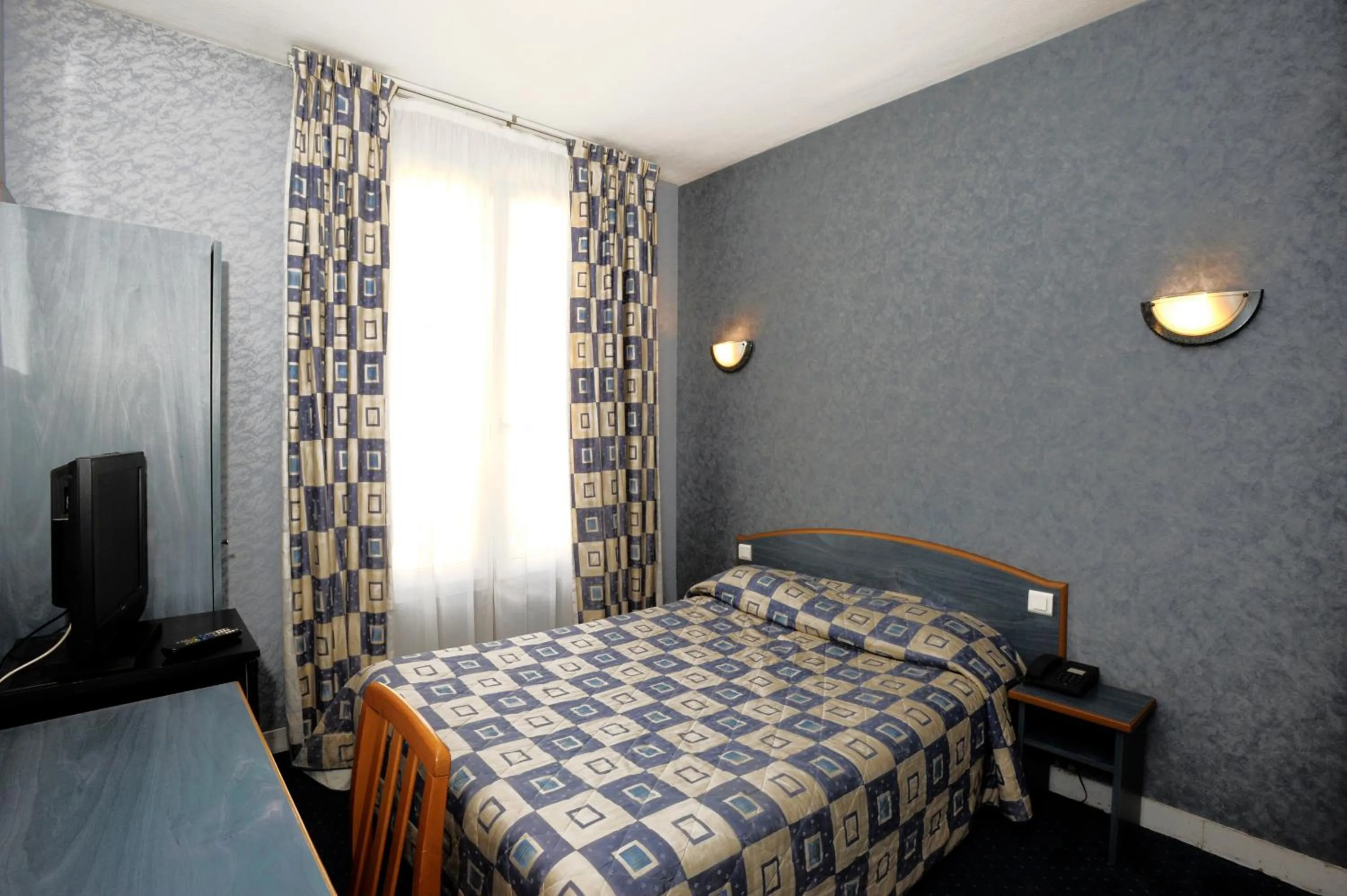 Bed in Auriane Porte De Versailles