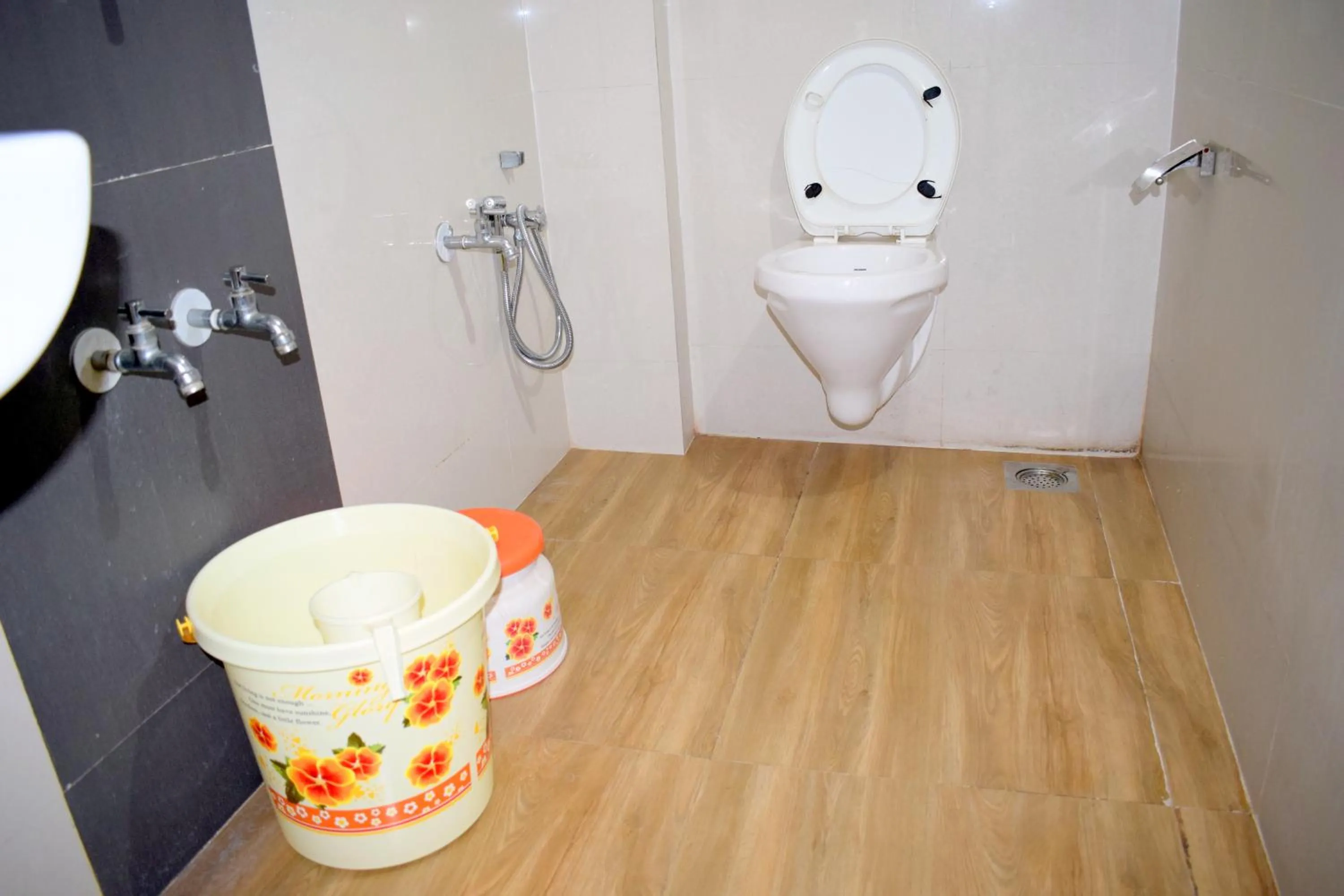 Bathroom in Manas Homestay by Sky Stays