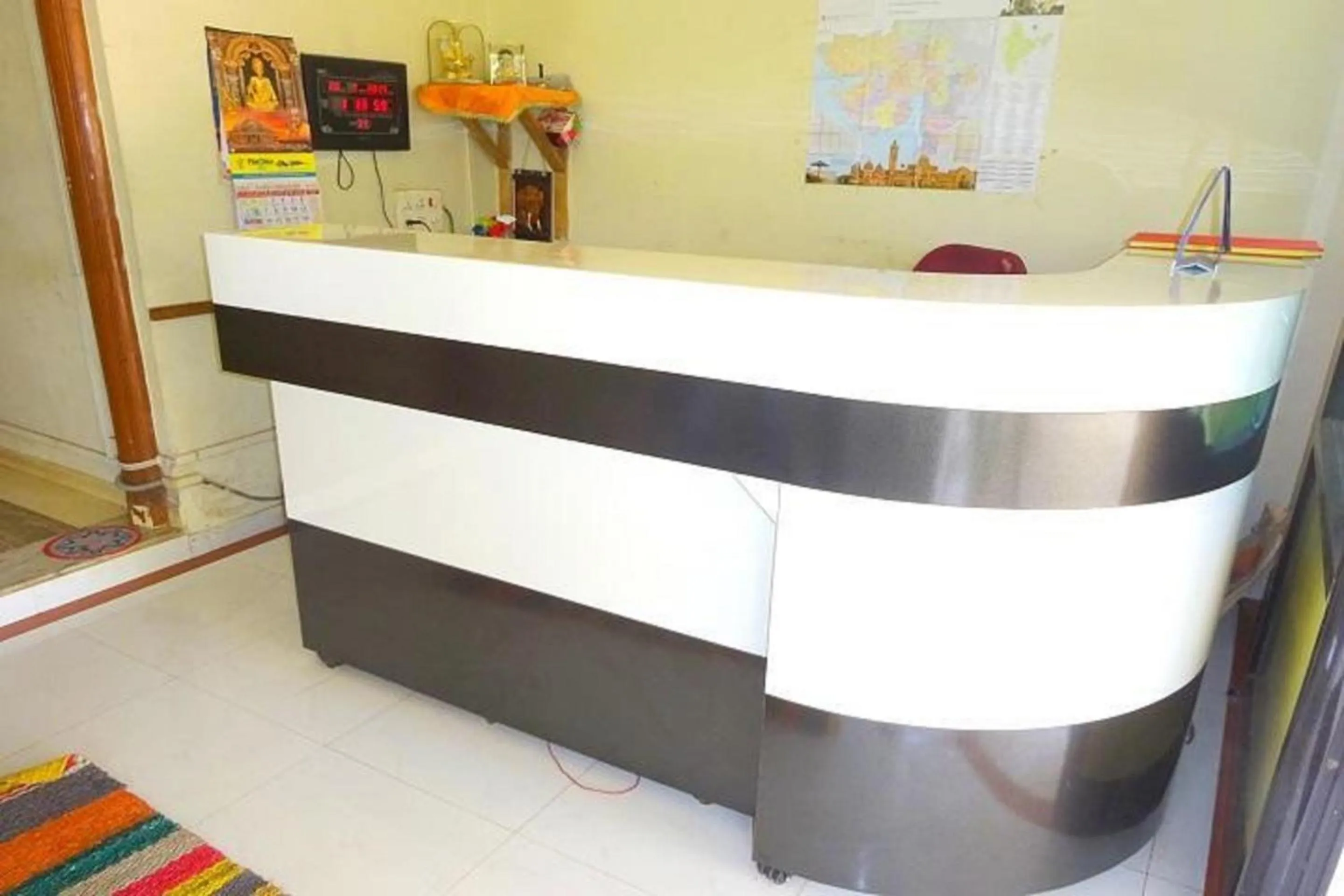 Lobby or reception, Bed in Manas Homestay by Sky Stays