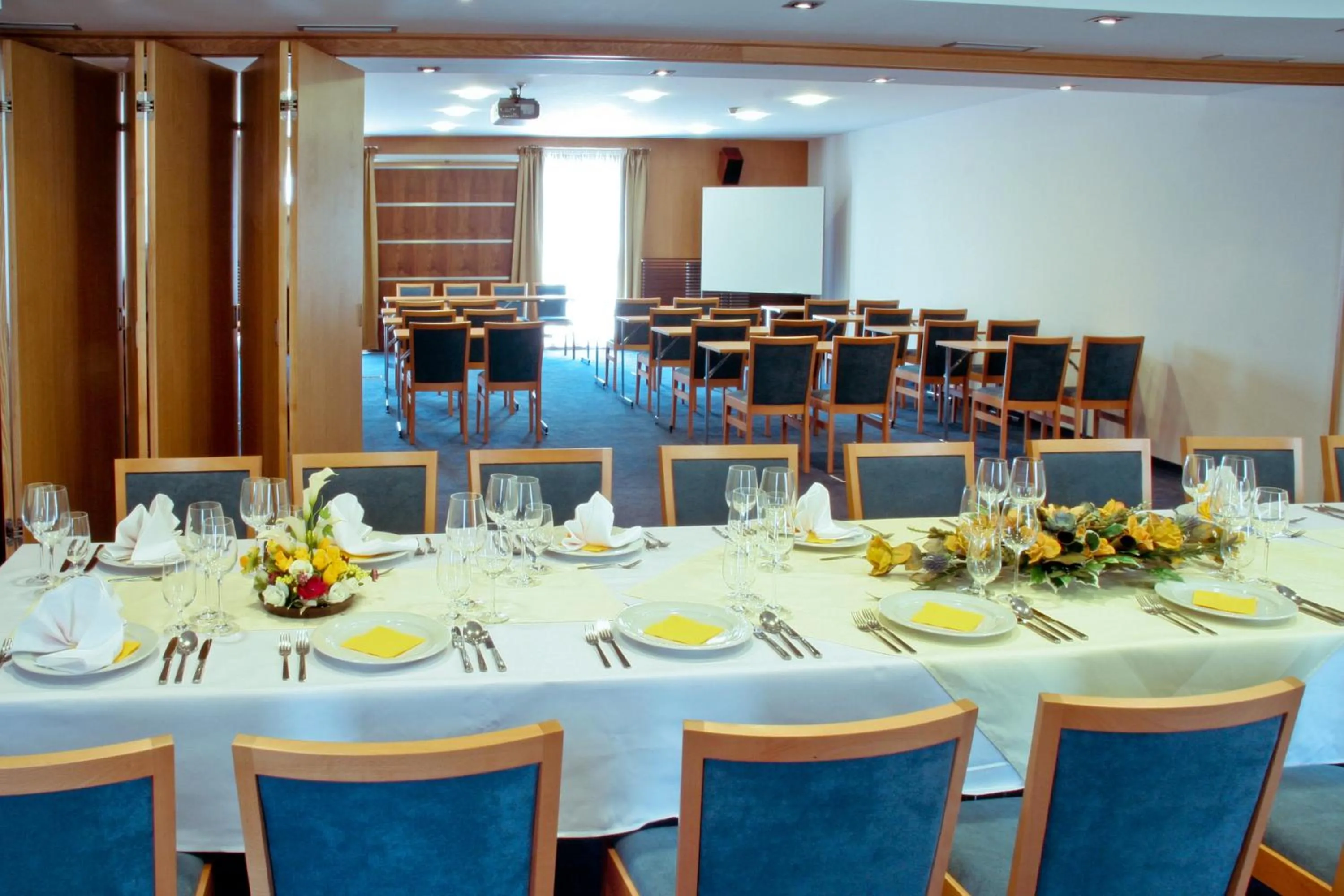 Banquet/Function facilities in IMPIQ Hotel