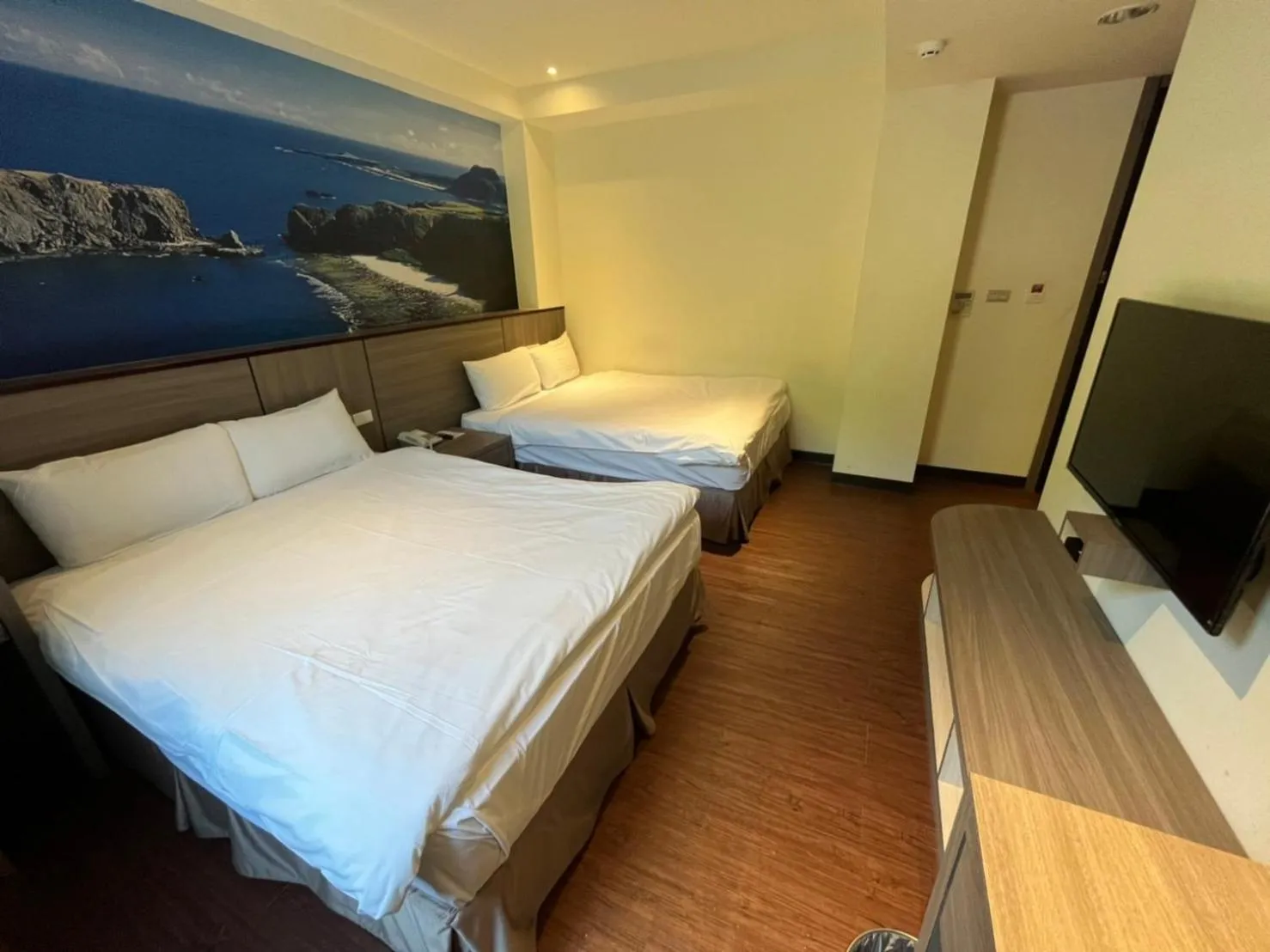 Photo of the whole room, Bed in CHIILIH HOTEL- Su ao