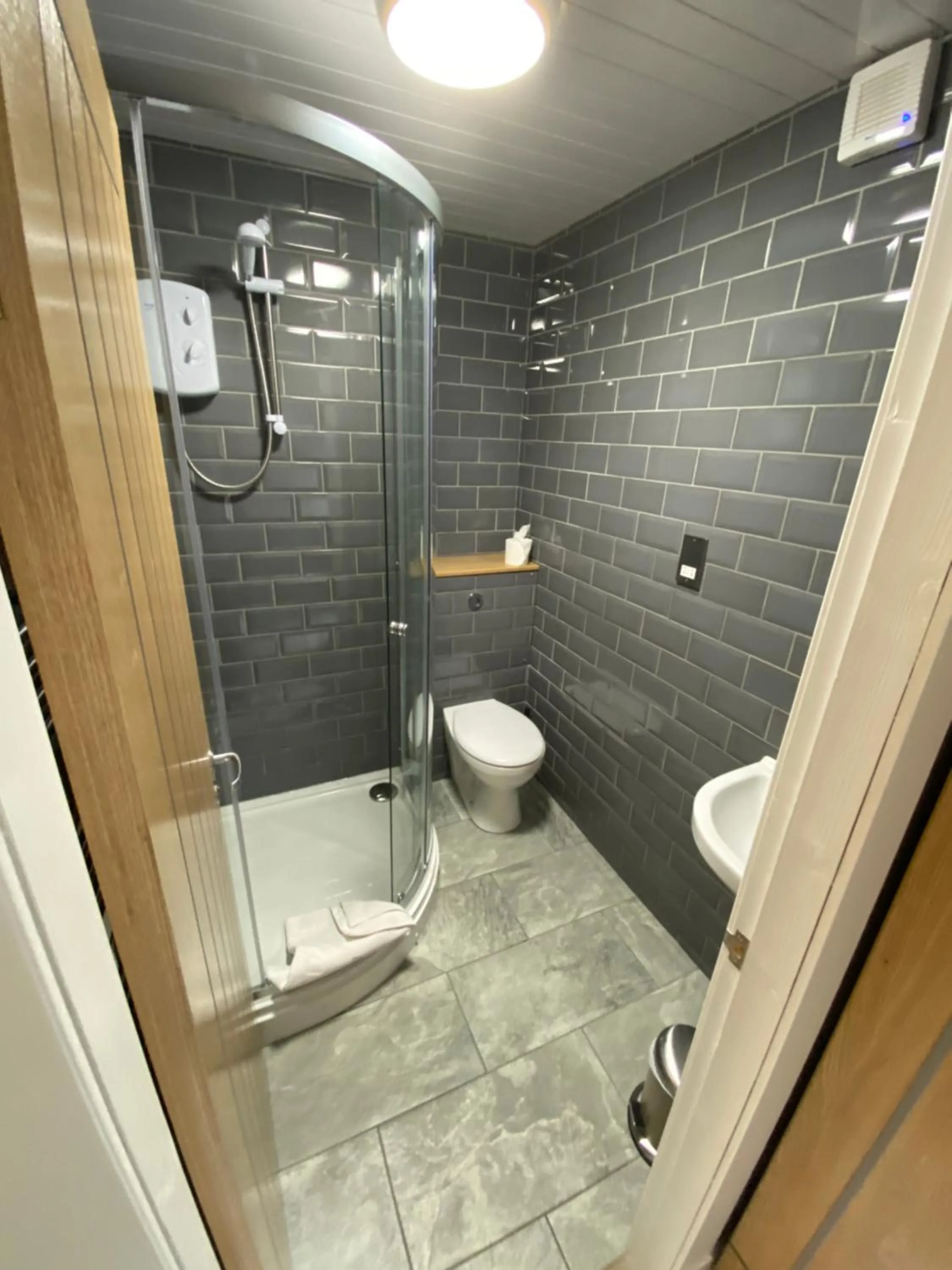 Shower in Auld Mill House Hotel