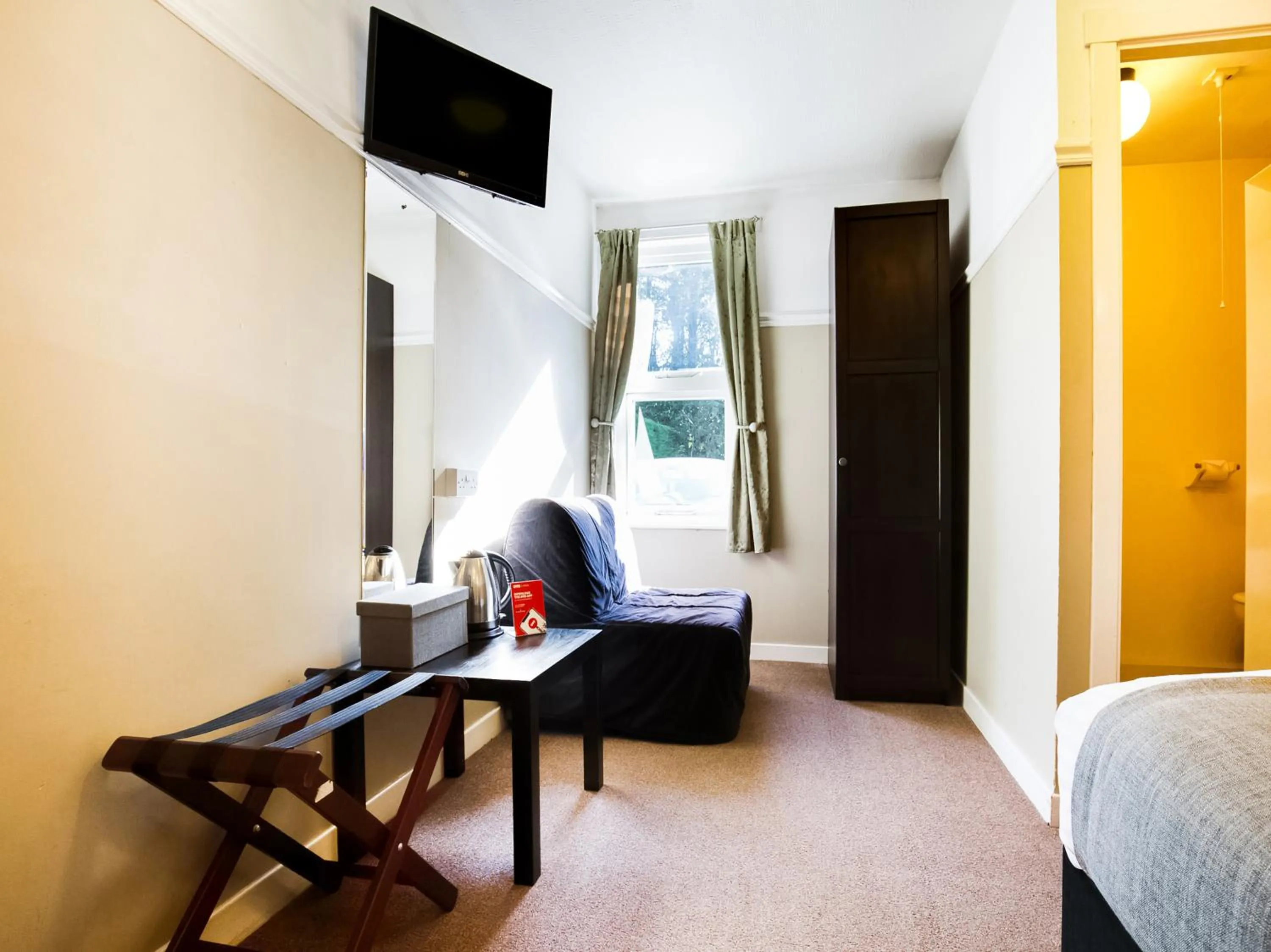 Photo of the whole room, Bed in Auld Mill House Hotel