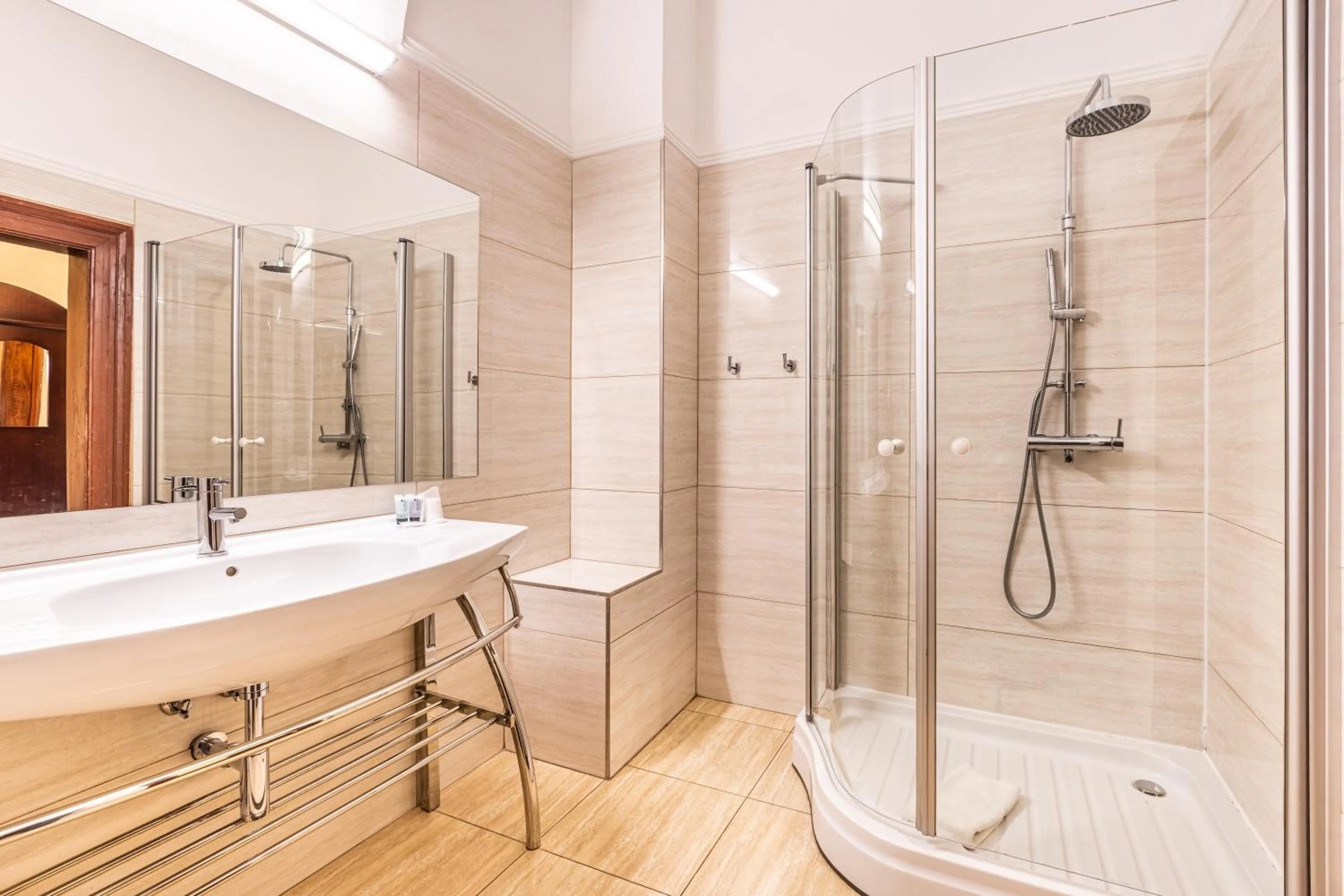 Bathroom in Hotel Arcade