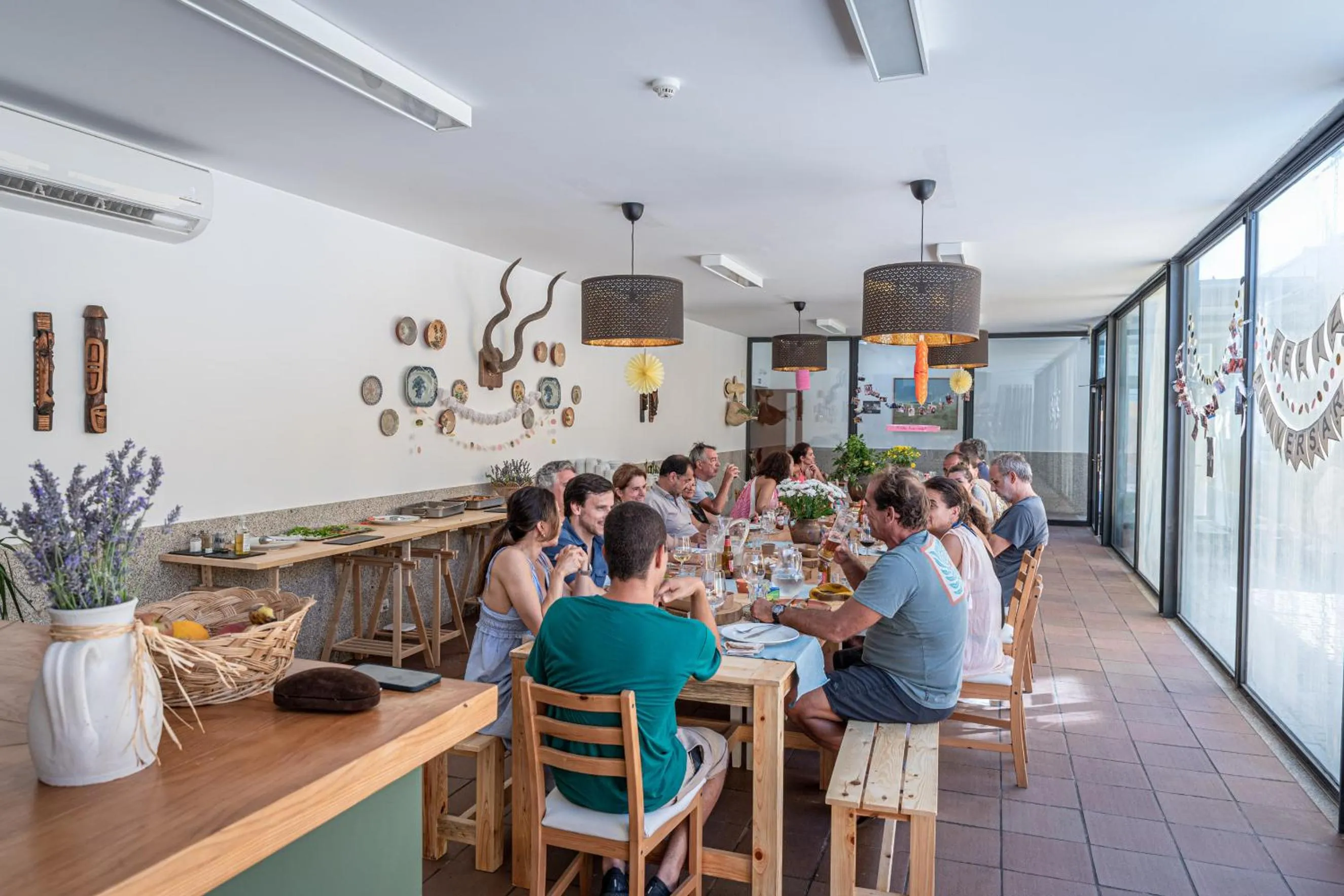 Restaurant/places to eat in Alamal River Club