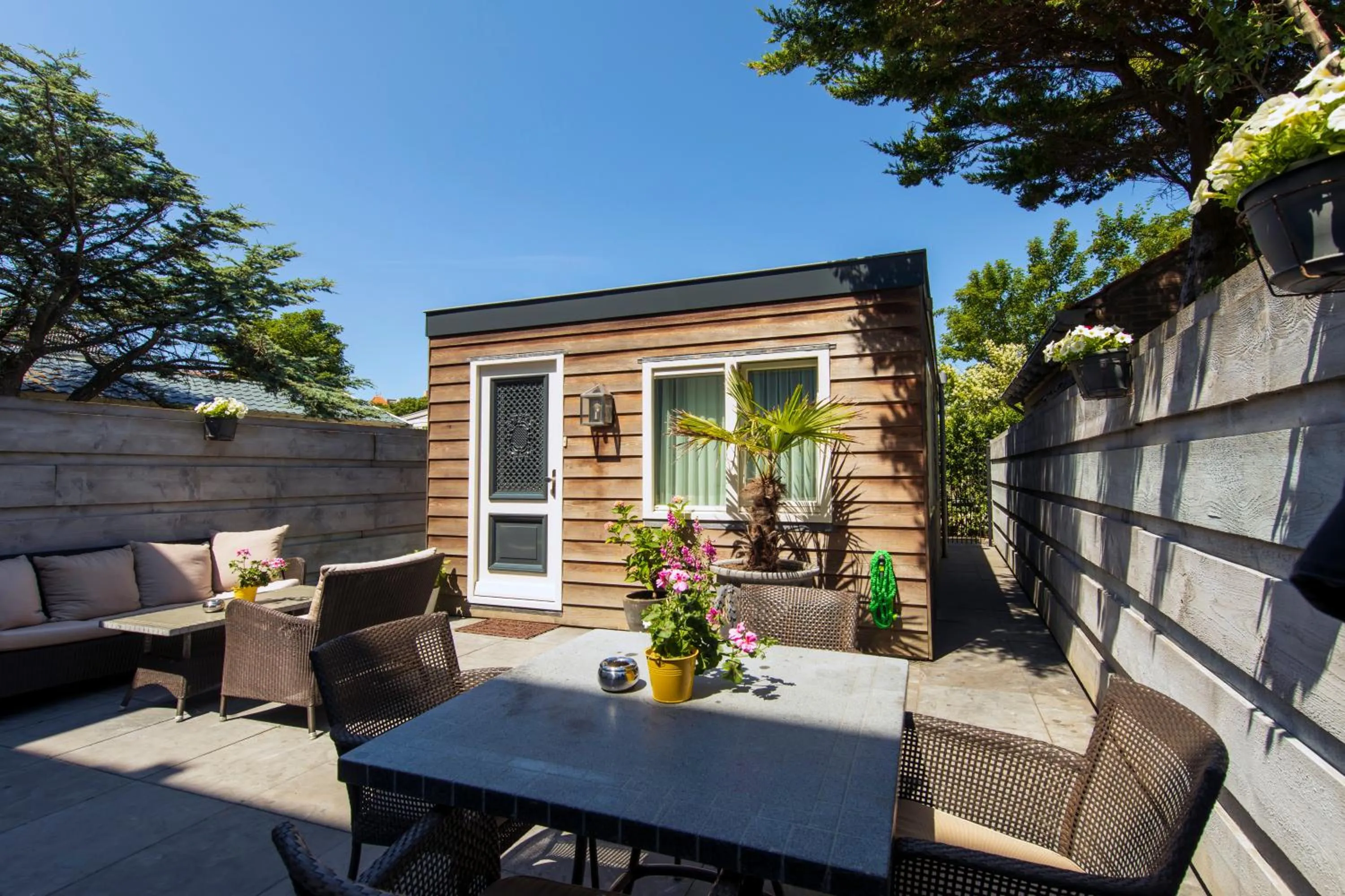 Garden in Hotel La Rosa Amsterdam Beach