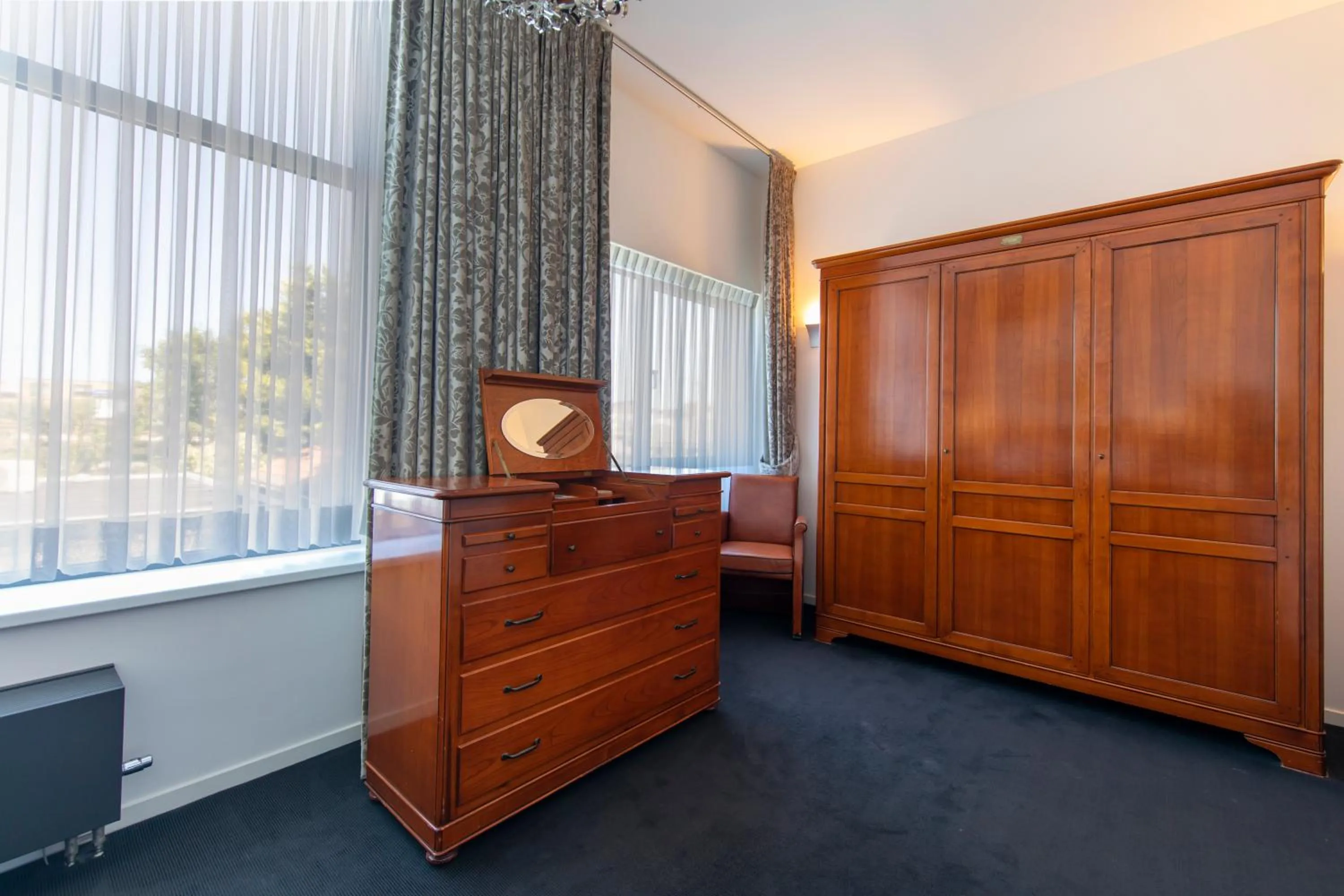 Photo of the whole room in Hotel La Rosa Amsterdam Beach