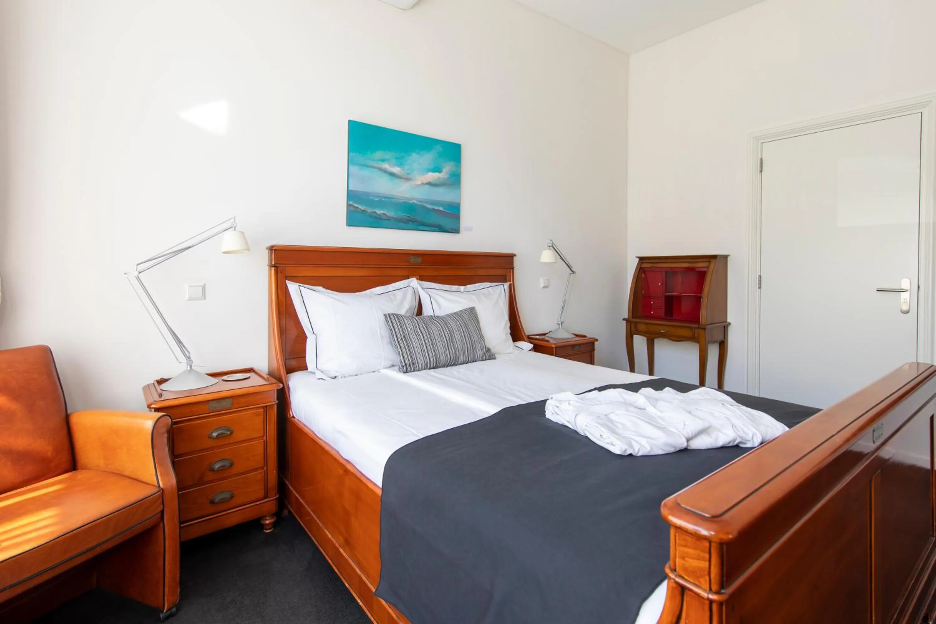 Bed in Hotel La Rosa Amsterdam Beach