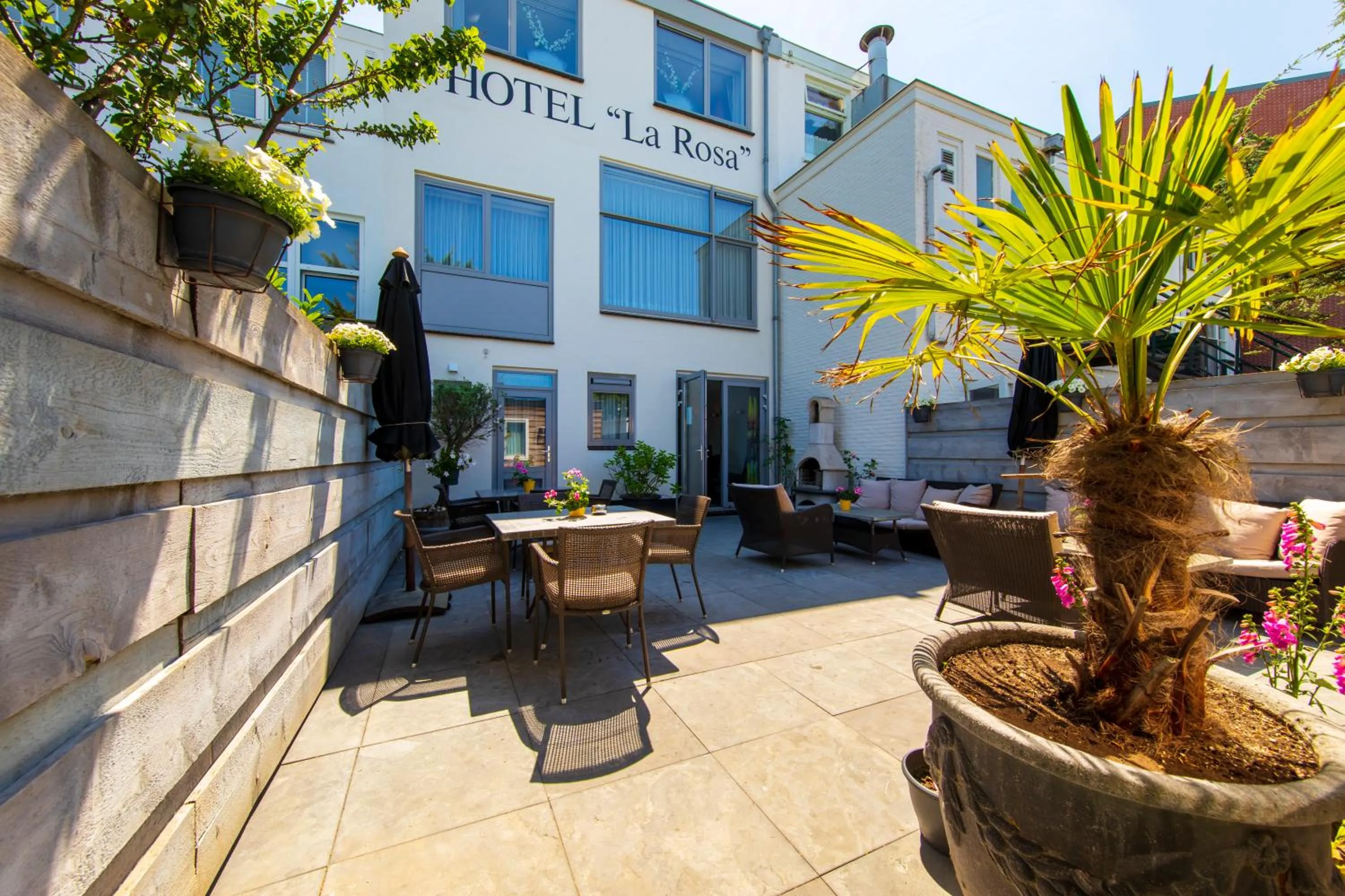 Patio in Hotel La Rosa Amsterdam Beach