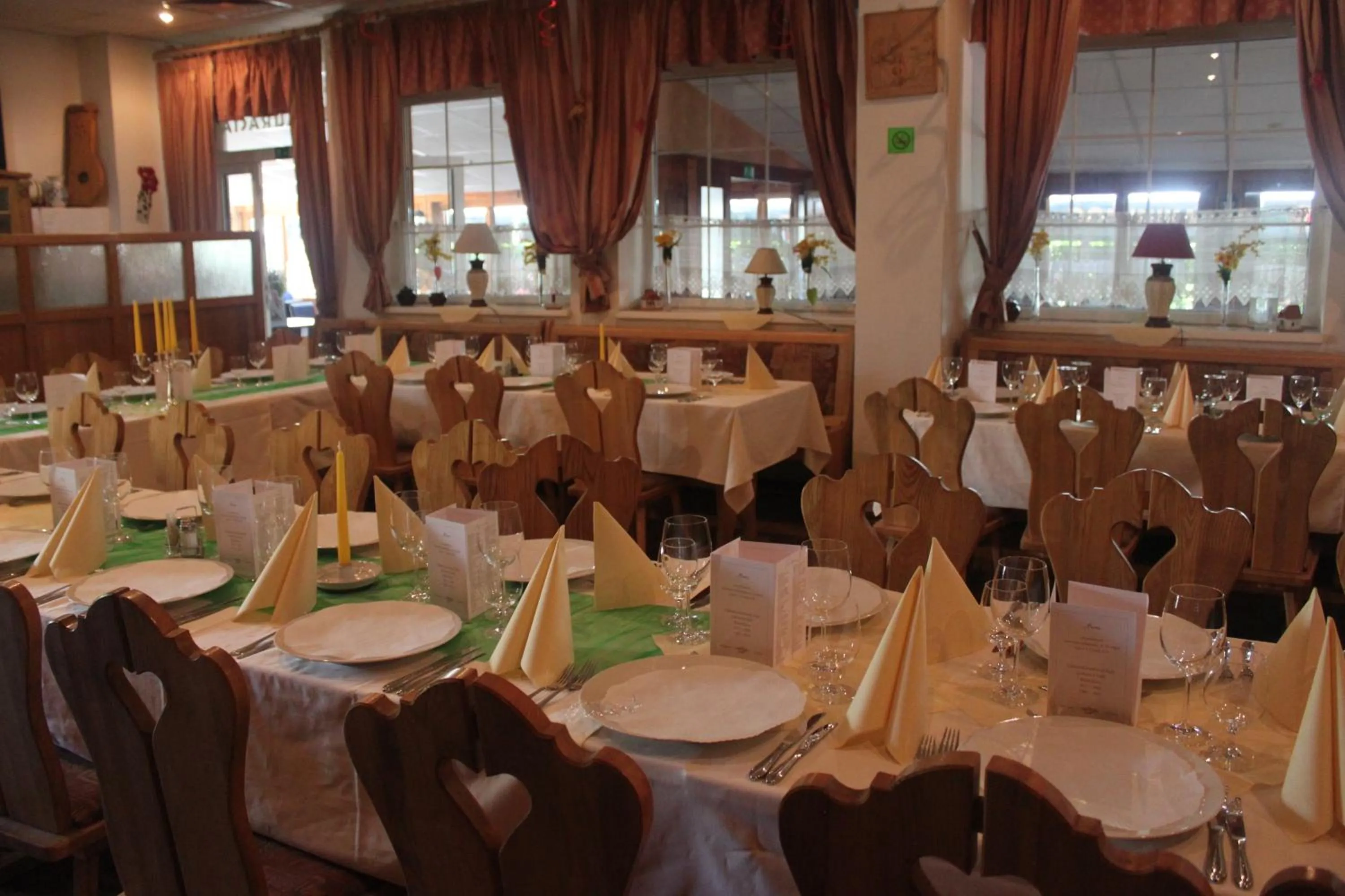 Restaurant/places to eat in Hotel Dominika