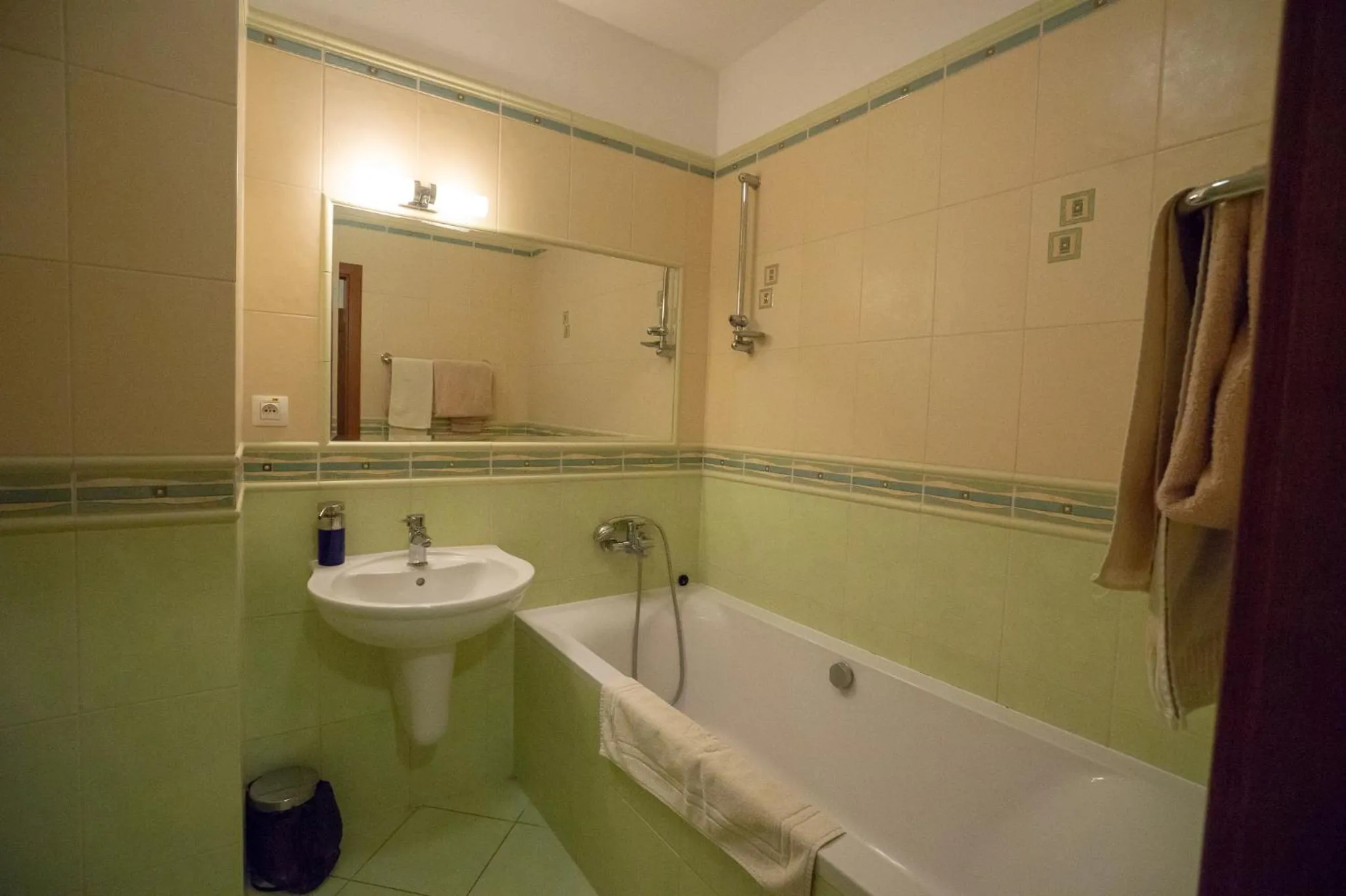 Shower in Hotel Dominika